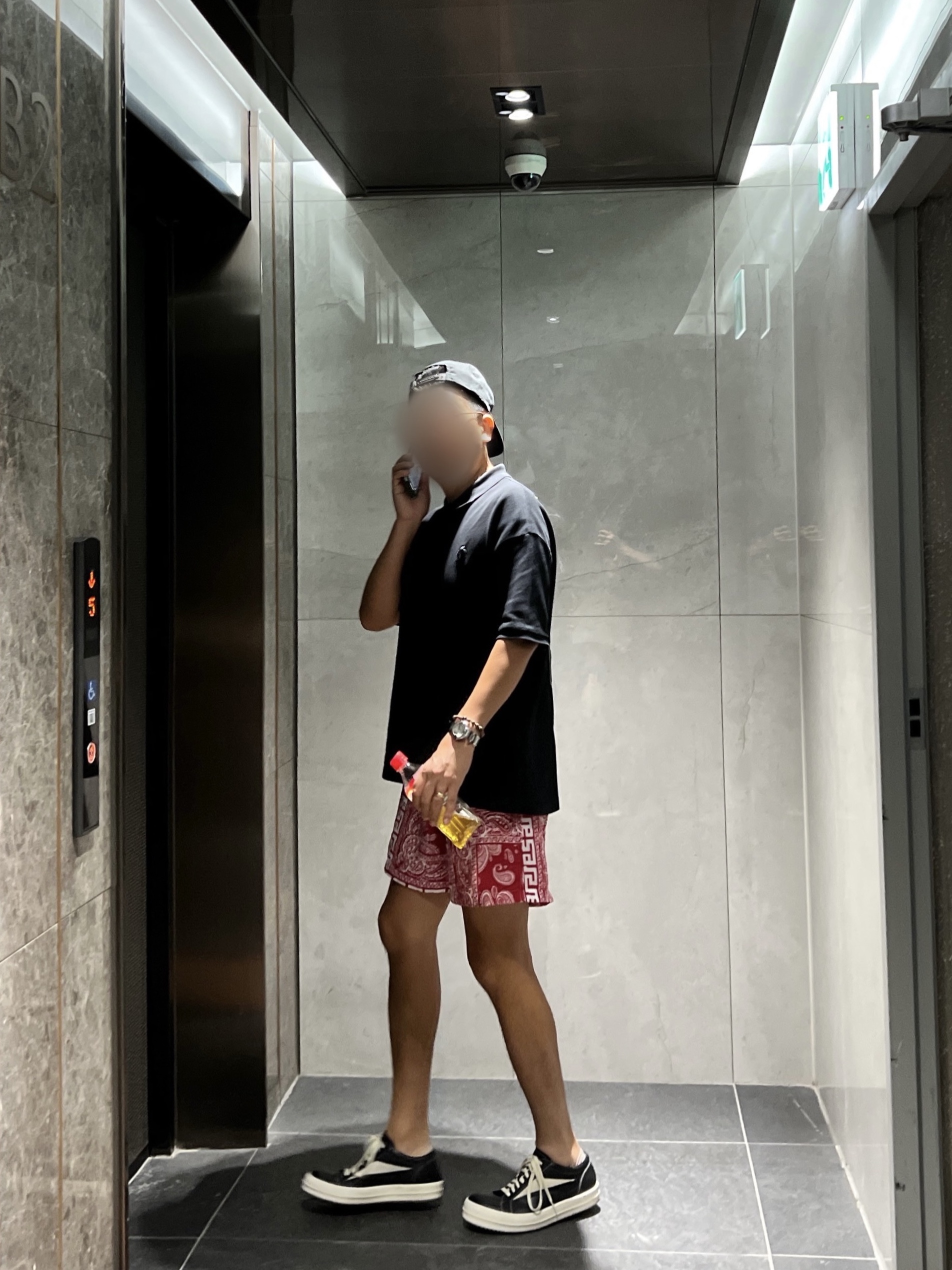Rick Owens Luxor Vintage Sneakers Black Milk 착용 스타일 - 1