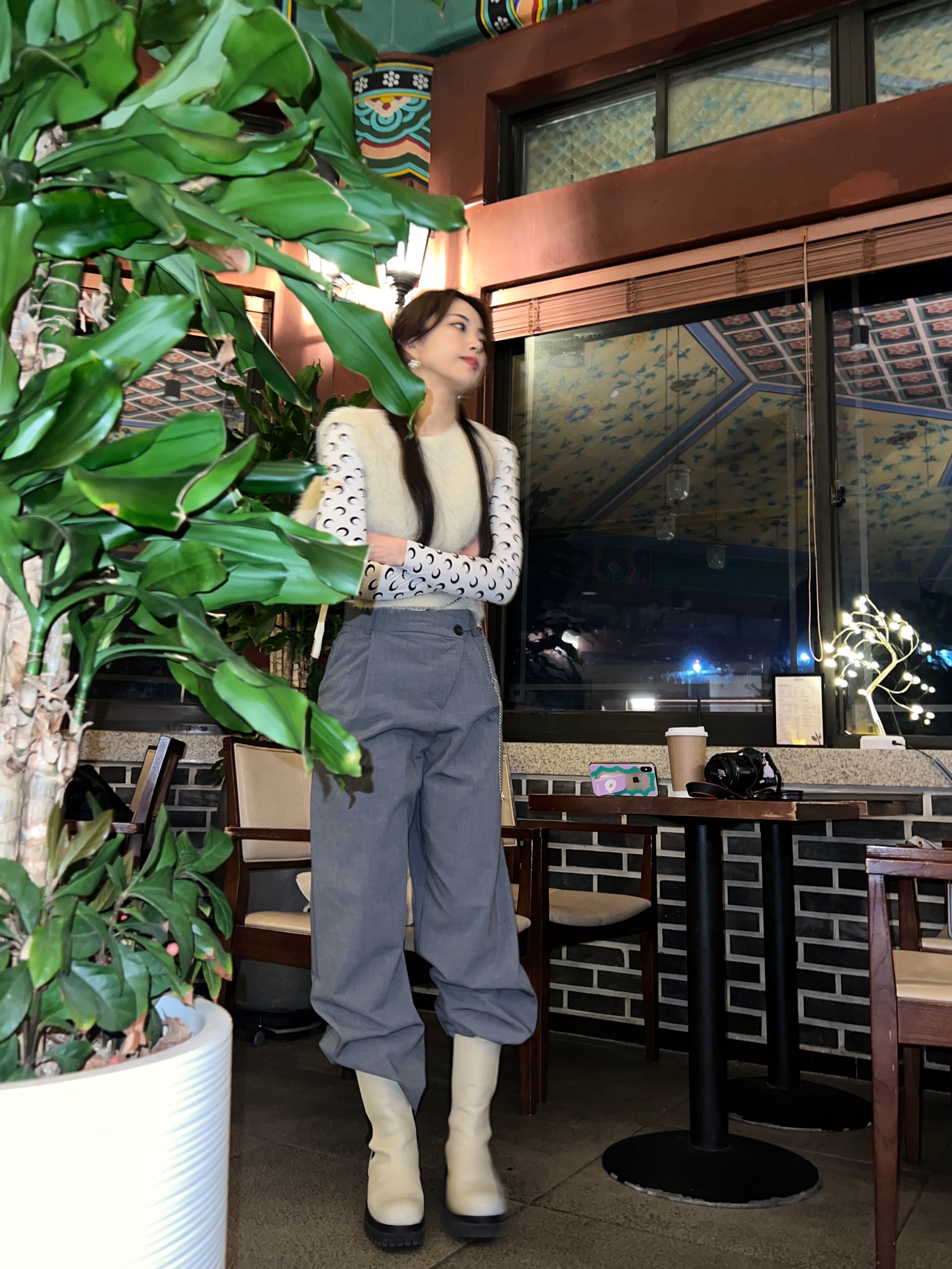 (W) Marine Serre Second Skin Top White Moon, Marni Calfskin Medium Trunk Bag Grey 착용 스타일 - 3