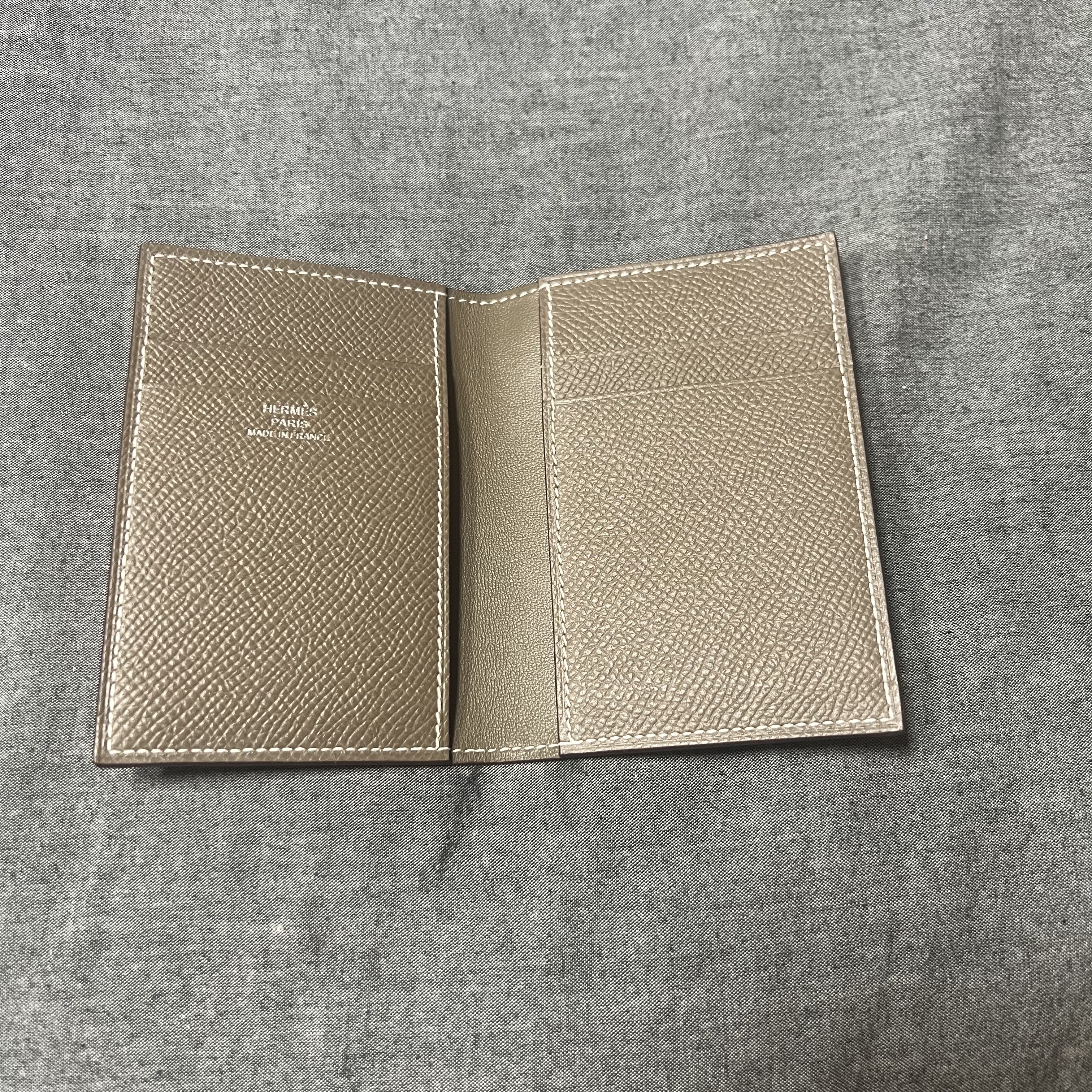 Hermes MC² Euclide Card Holder Epsom & Etoupe 착용 스타일 - 3