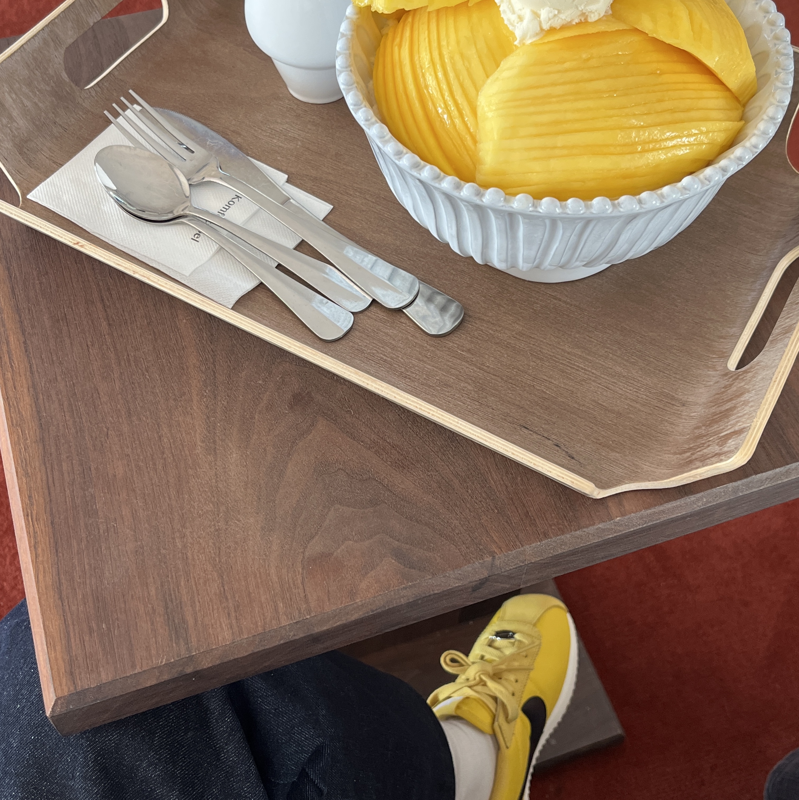 (W) Nike Cortez Vivid Sulfur 착용 스타일 - 1