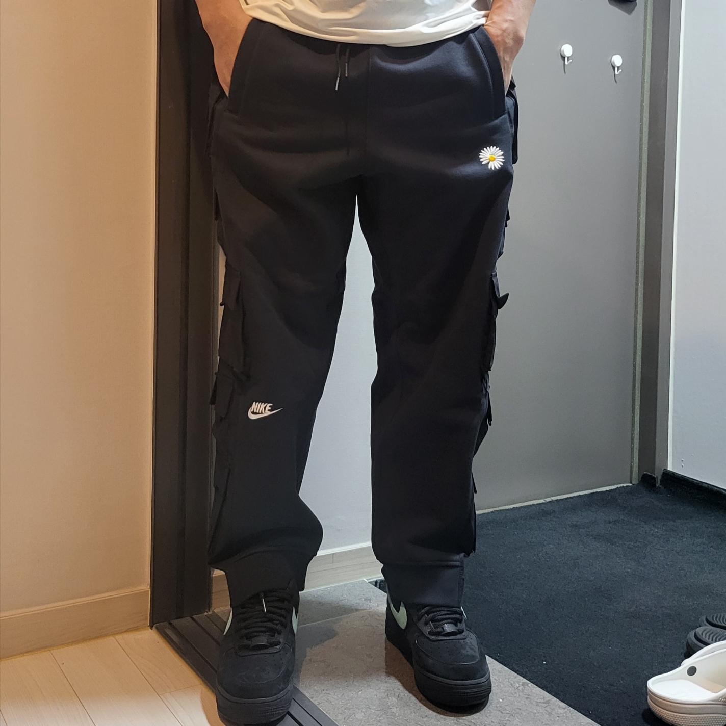 Nike x Peaceminusone Wide Pants Black (DR0096-010), Nike x Tiffany & Co. Air Force 1 Low SP 1837 착용 스타일