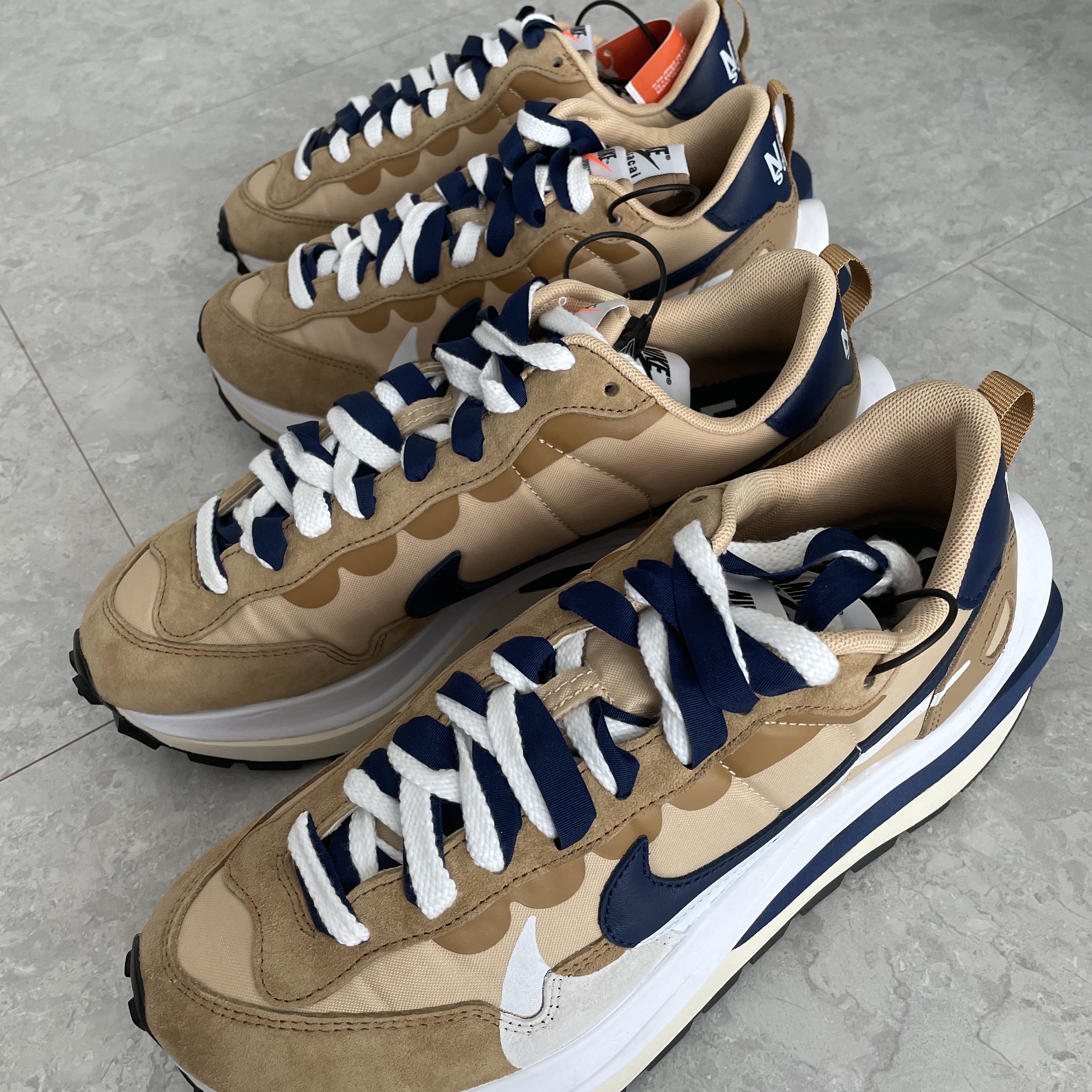 Nike x Sacai VaporWaffle Sesame and Blue Void 착용 스타일