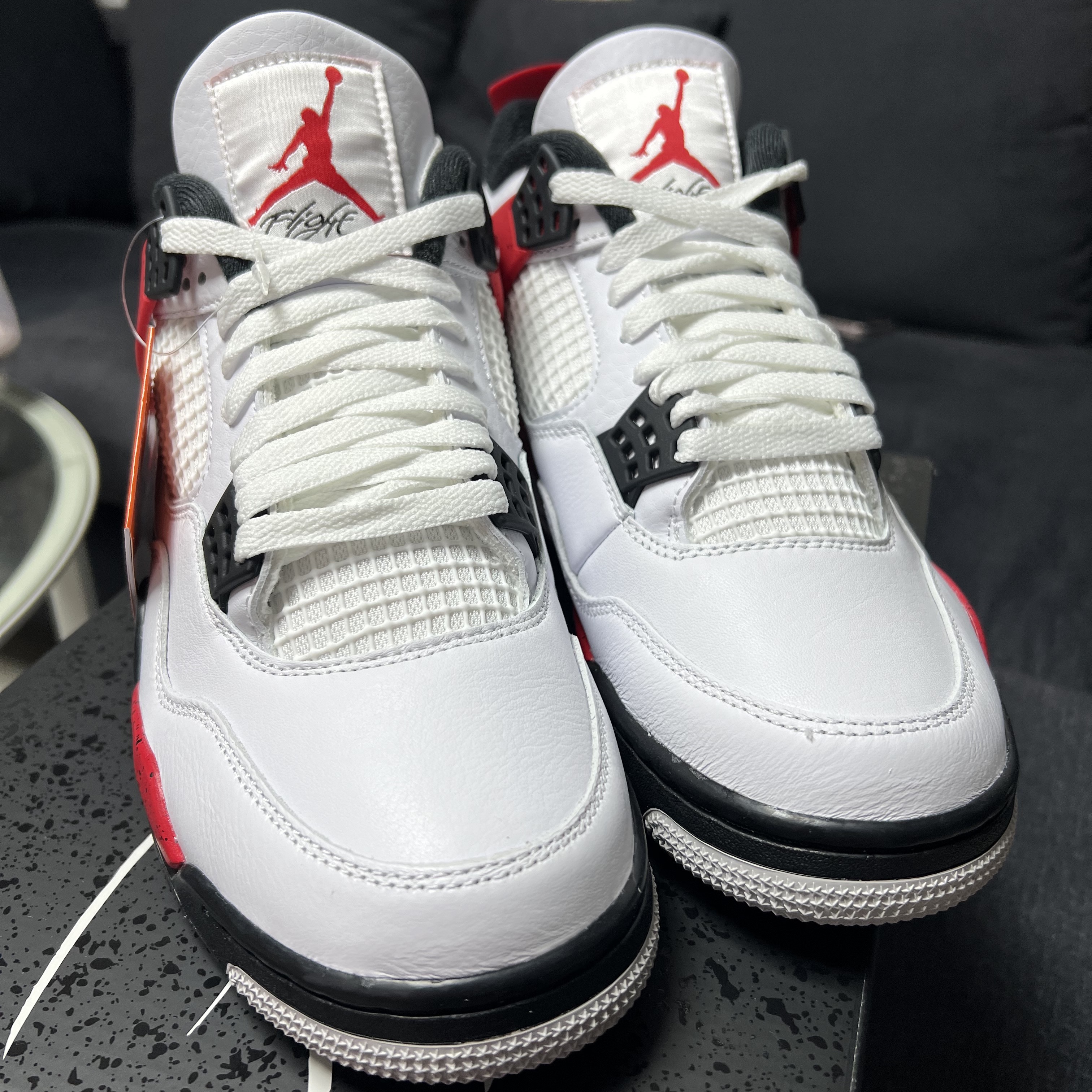 Jordan 4 Retro Red Cement 착용 스타일 - 1