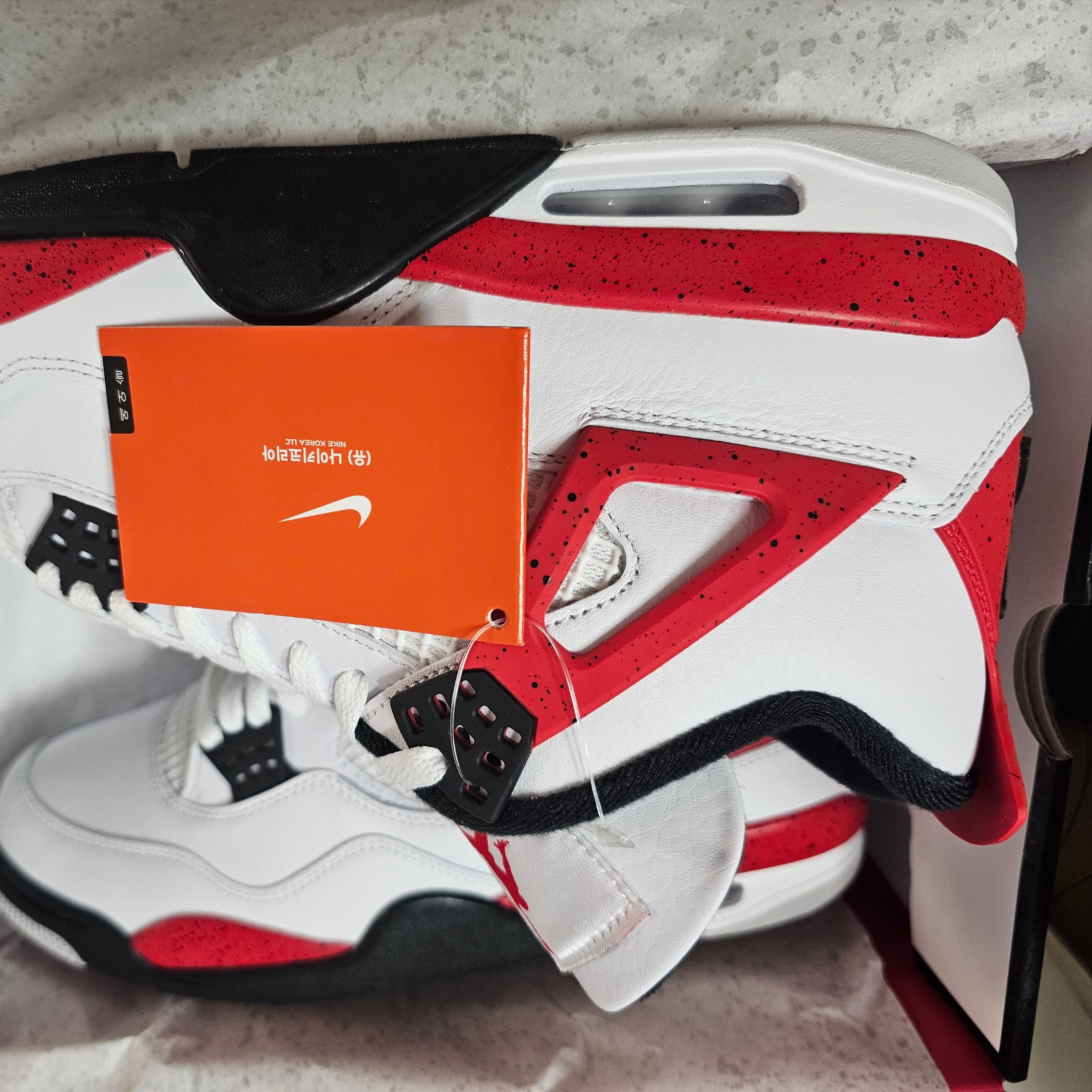 Jordan 4 Retro Red Cement 착용 스타일 - 4