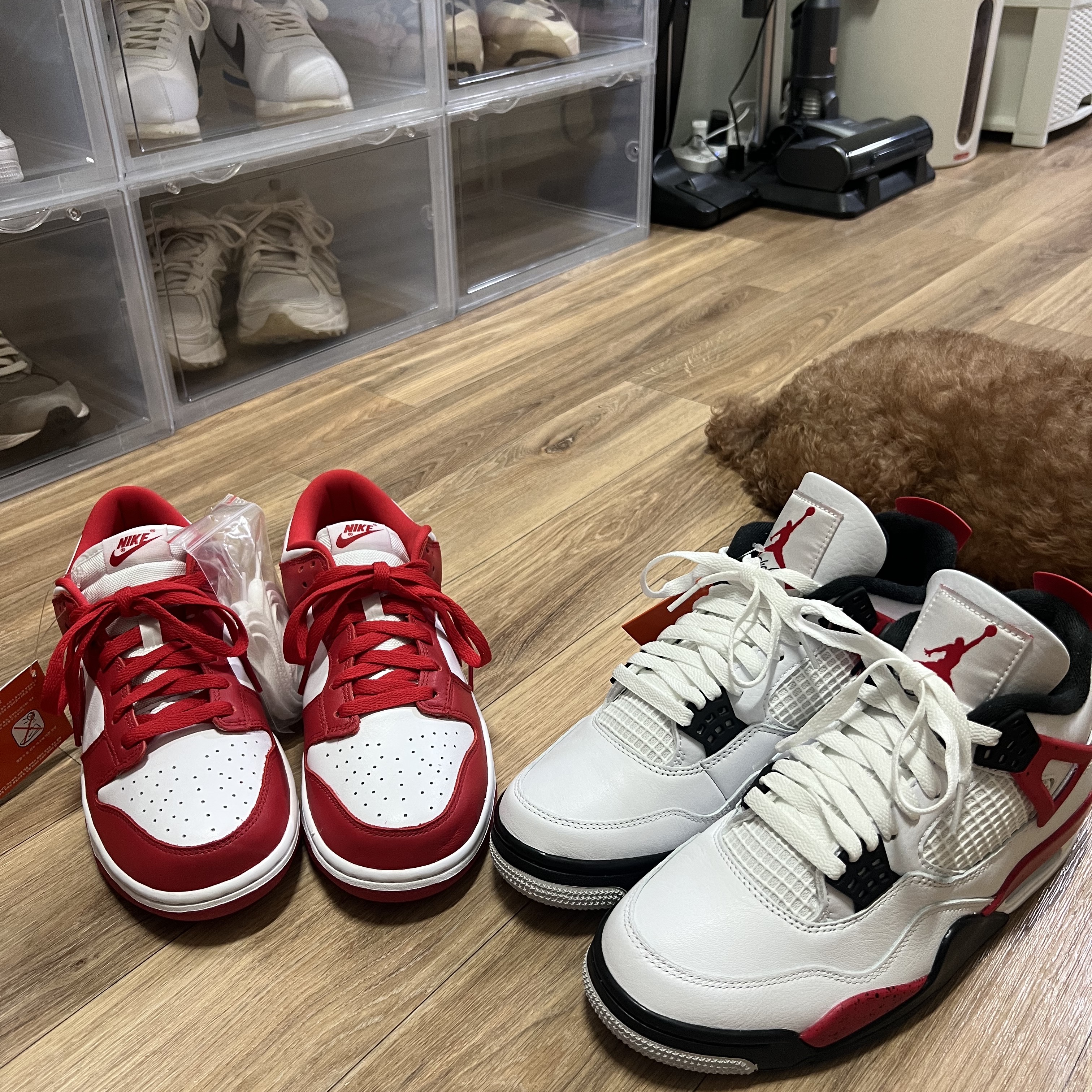 Nike Dunk Low SP White and University Red 2023, Jordan 4 Retro Red Cement 착용 스타일