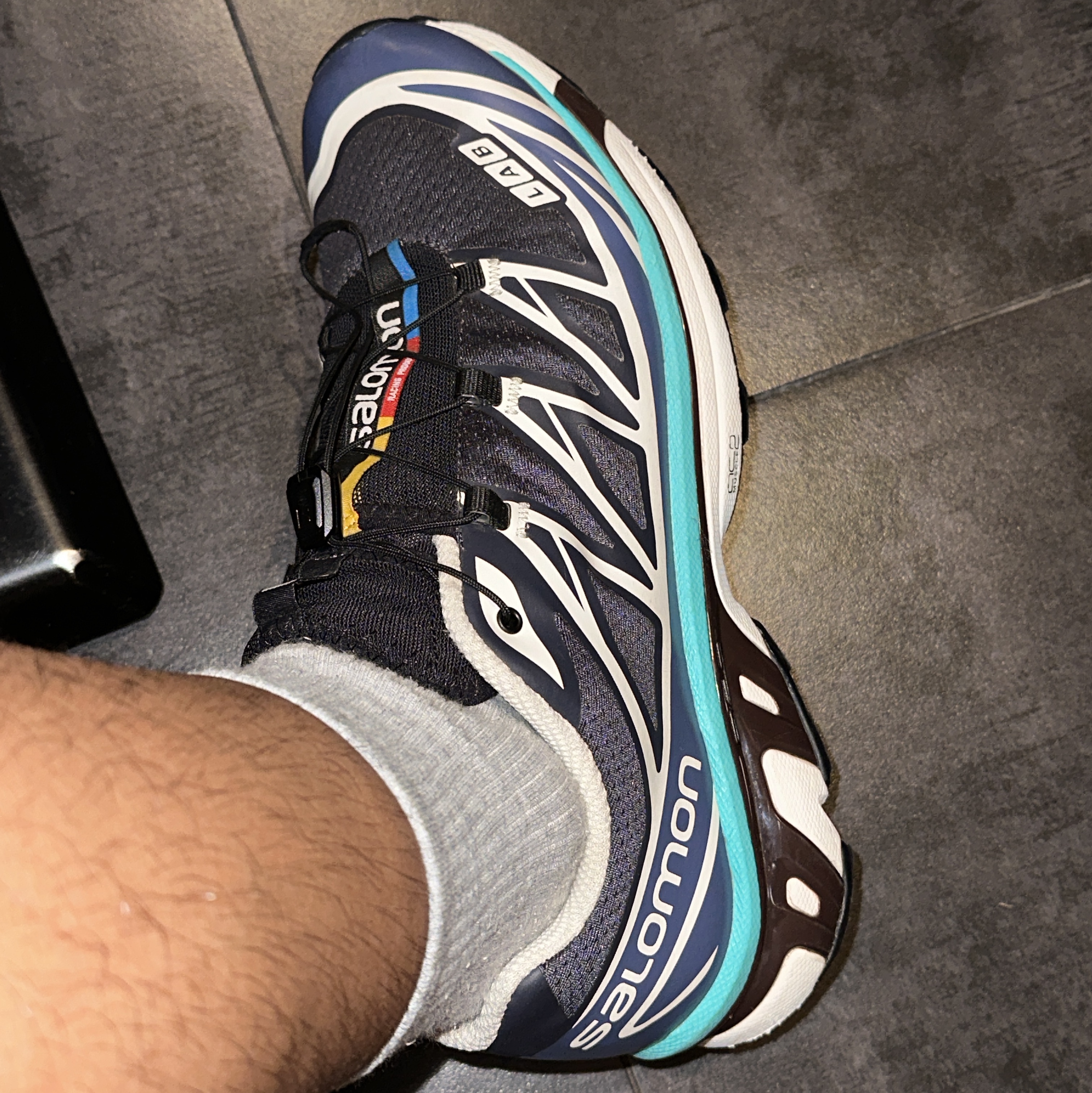 Salomon XT-6 ADV Ebony Vanila Ice 착용 스타일