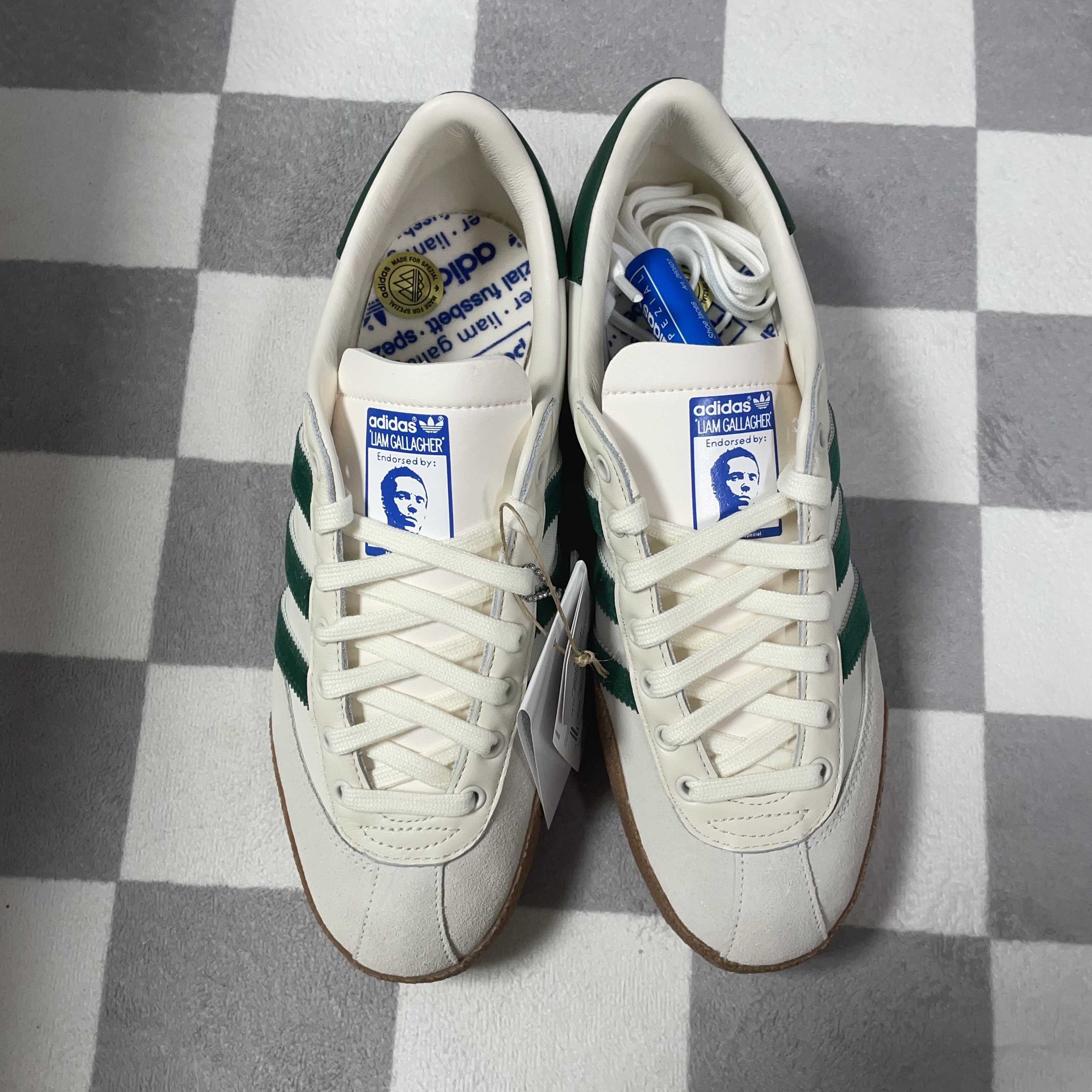 Adidas x Liam Gallagher Spezial LG II Cream White Collegiate Green 착용 스타일 - 2