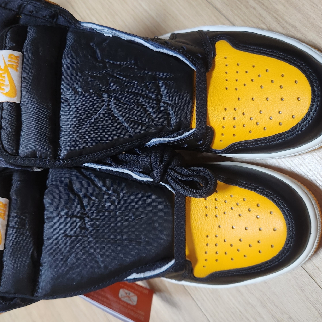 Jordan 1 Retro High OG Taxi 착용 스타일 - 1