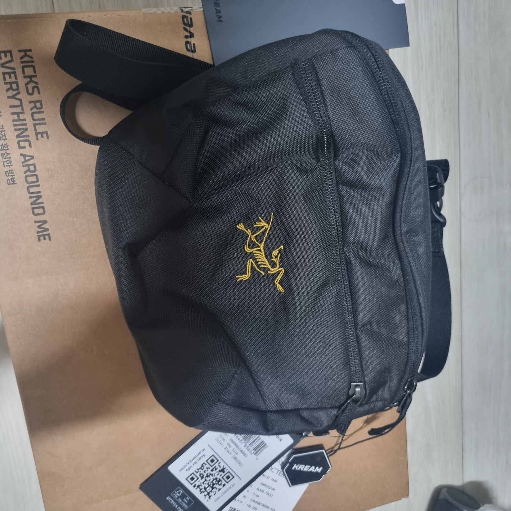 Arc'teryx Mantis 2 Waistpack 24K Black 착용 스타일