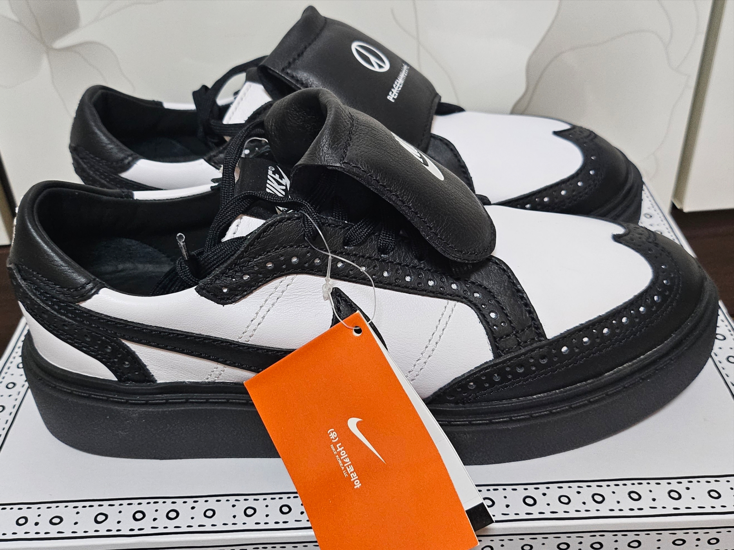Nike x Peaceminusone Kwondo1 Black and White 착용 스타일