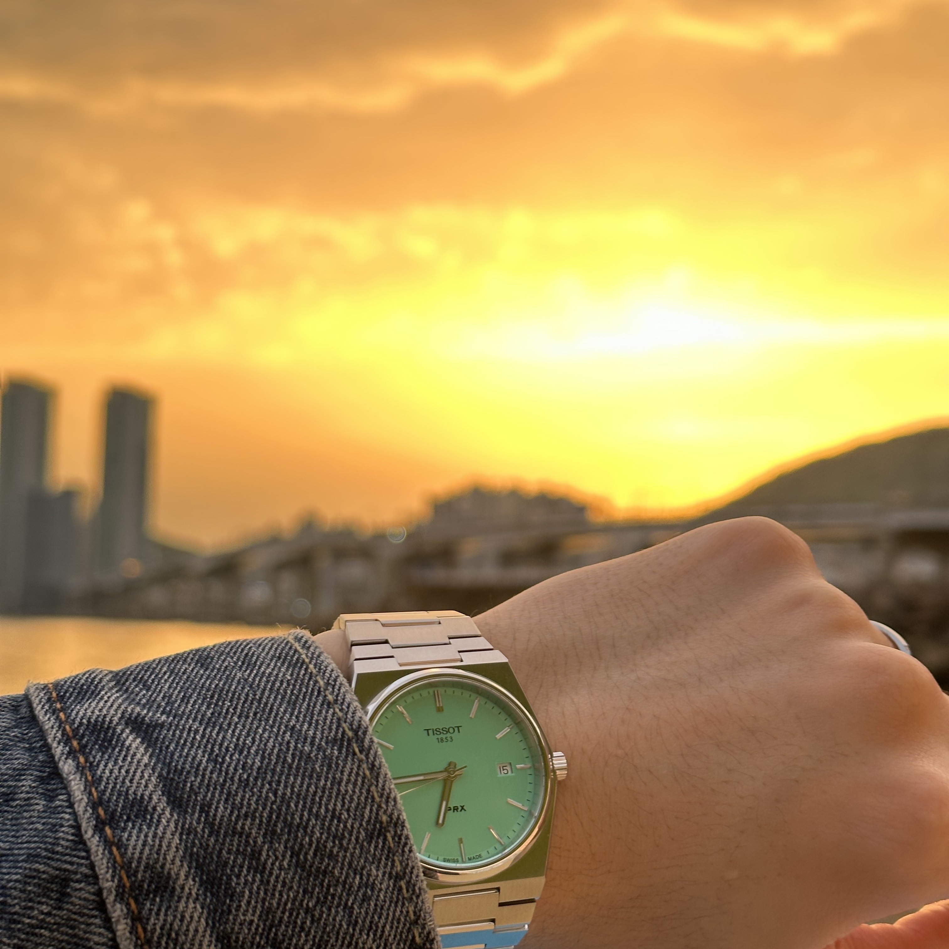 Tissot PRX 40mm Quartz Steel Light Green 착용 스타일 - 2
