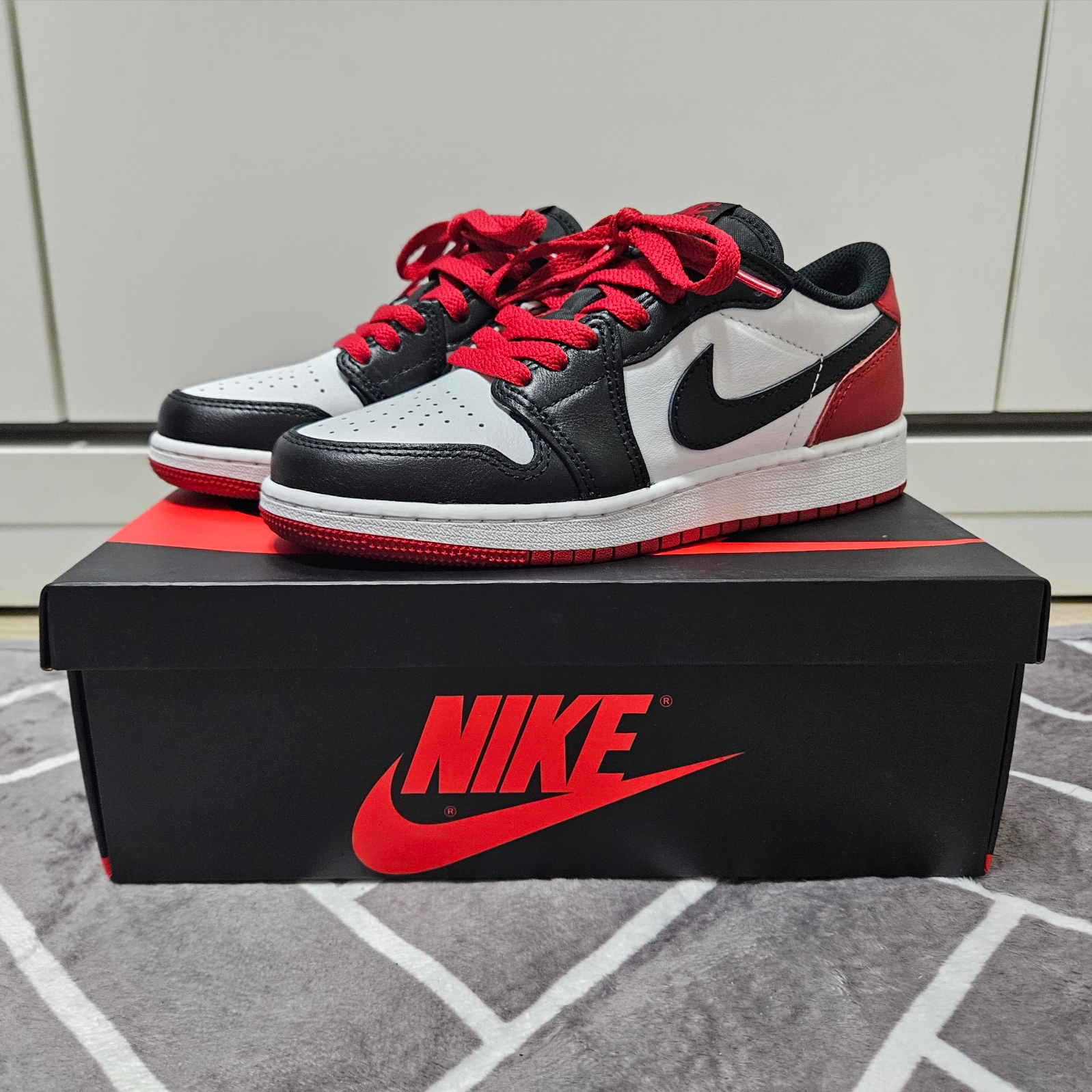 (GS) Jordan 1 Retro Low OG Black Toe 착용 스타일