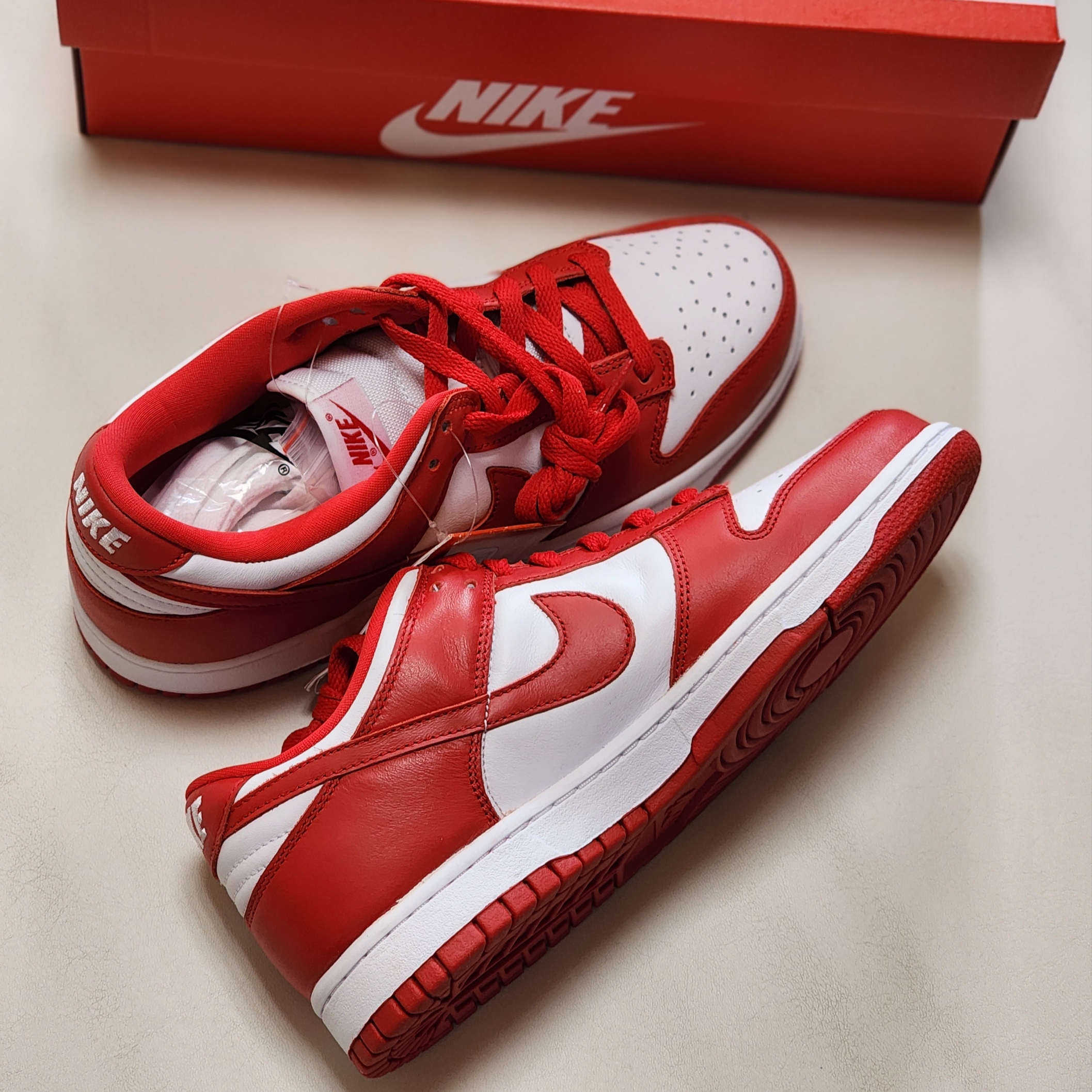 Nike Dunk Low SP White and University Red 2023 착용 스타일 - 5
