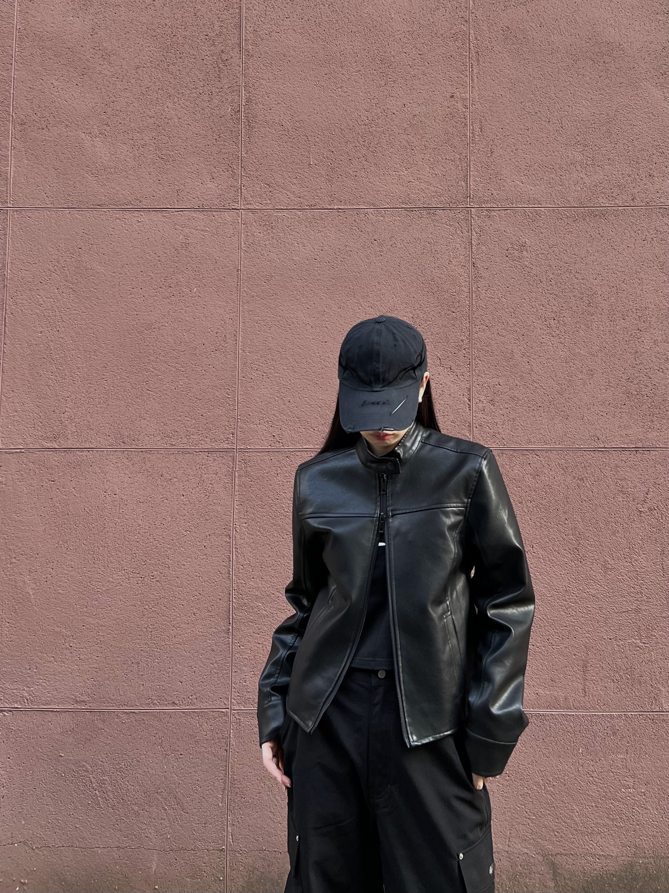 (W) Thug Club x MCM Sleeve Black 착용 스타일 - 2