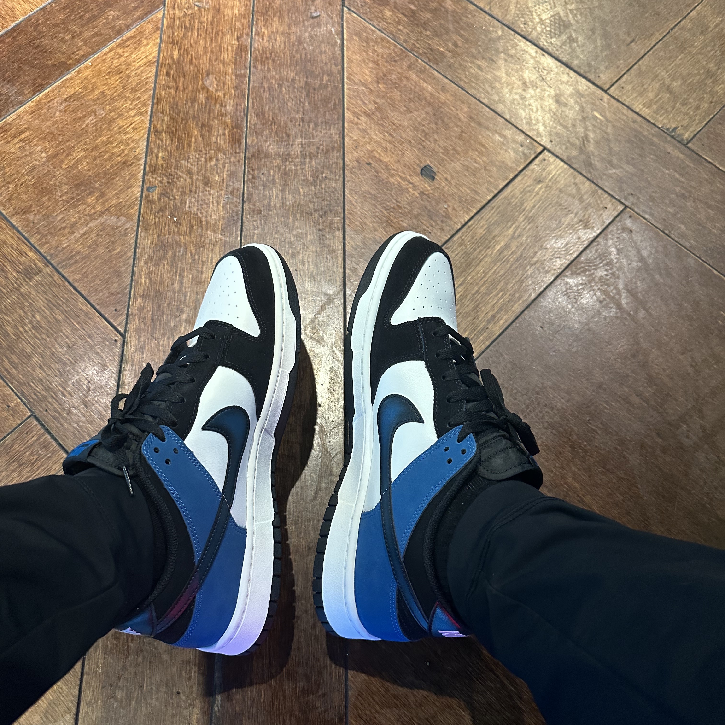 Nike Dunk Low Retro Summit White Industrial Blue 착용 스타일