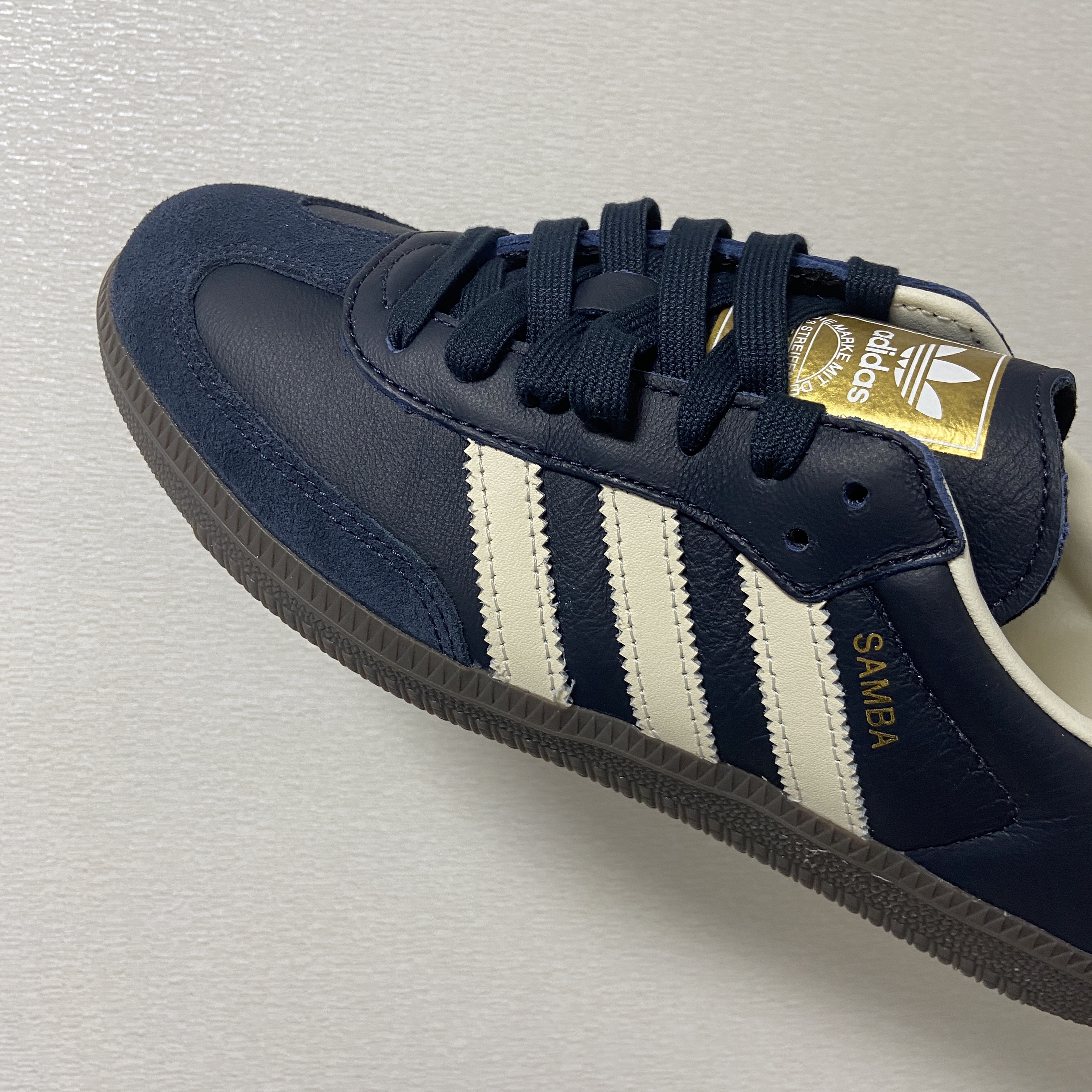 Adidas Samba OG Night Navy Cream White 착용 스타일 - 1