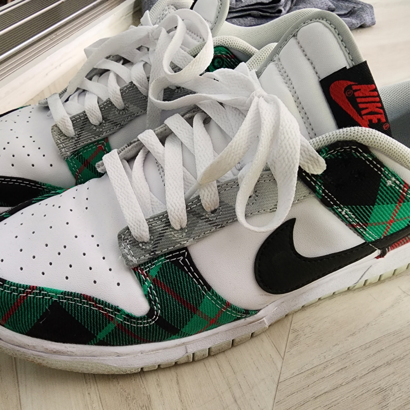 Nike Dunk Low Retro PRM White and Black 착용 스타일