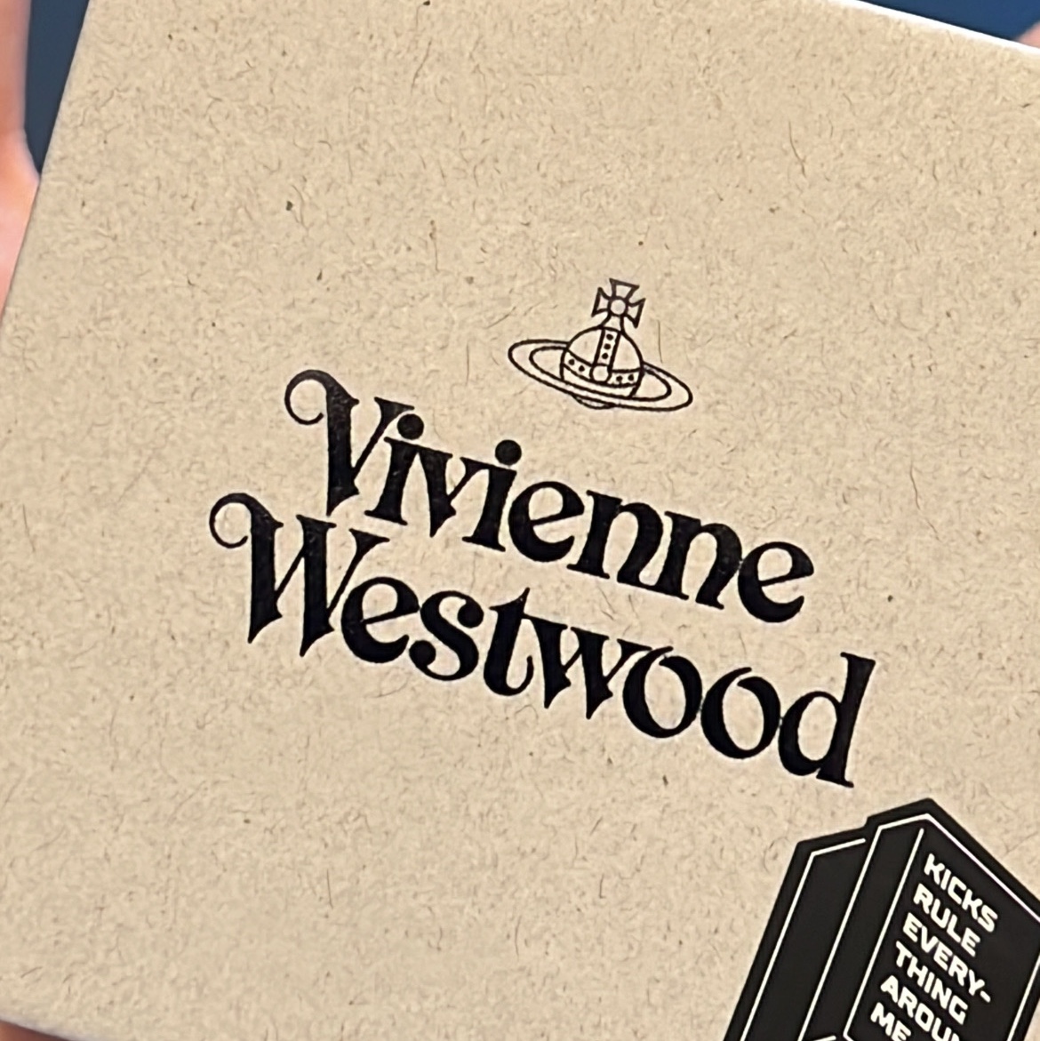 Vivienne Westwood Mini Bas Relief Pendant Silver 착용 스타일