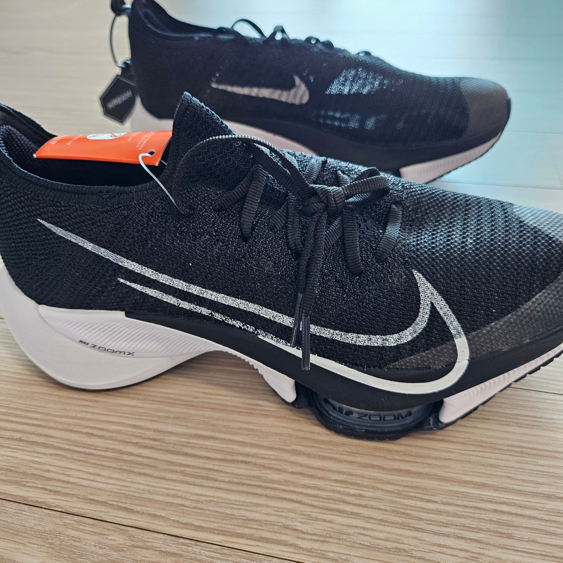 Nike Air Zoom Tempo Next% Flyknit Black 착용 스타일