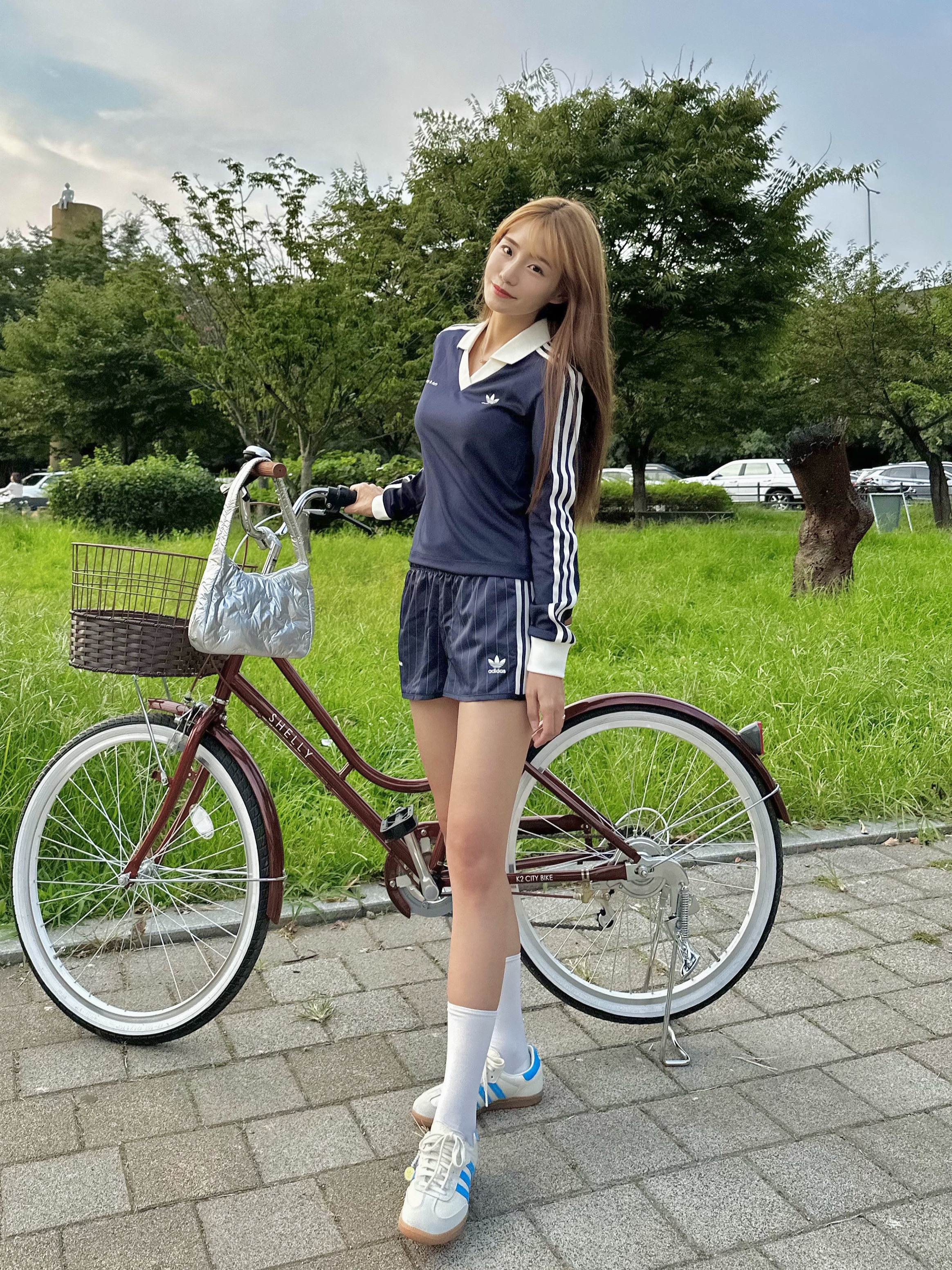 Adidas x Sporty & Rich Samba Cream Blue, (W) Adidas x Sporty & Rich Long Sleeve Football Jersey Legend Ink - KR Sizing 착용 스타일 - 1