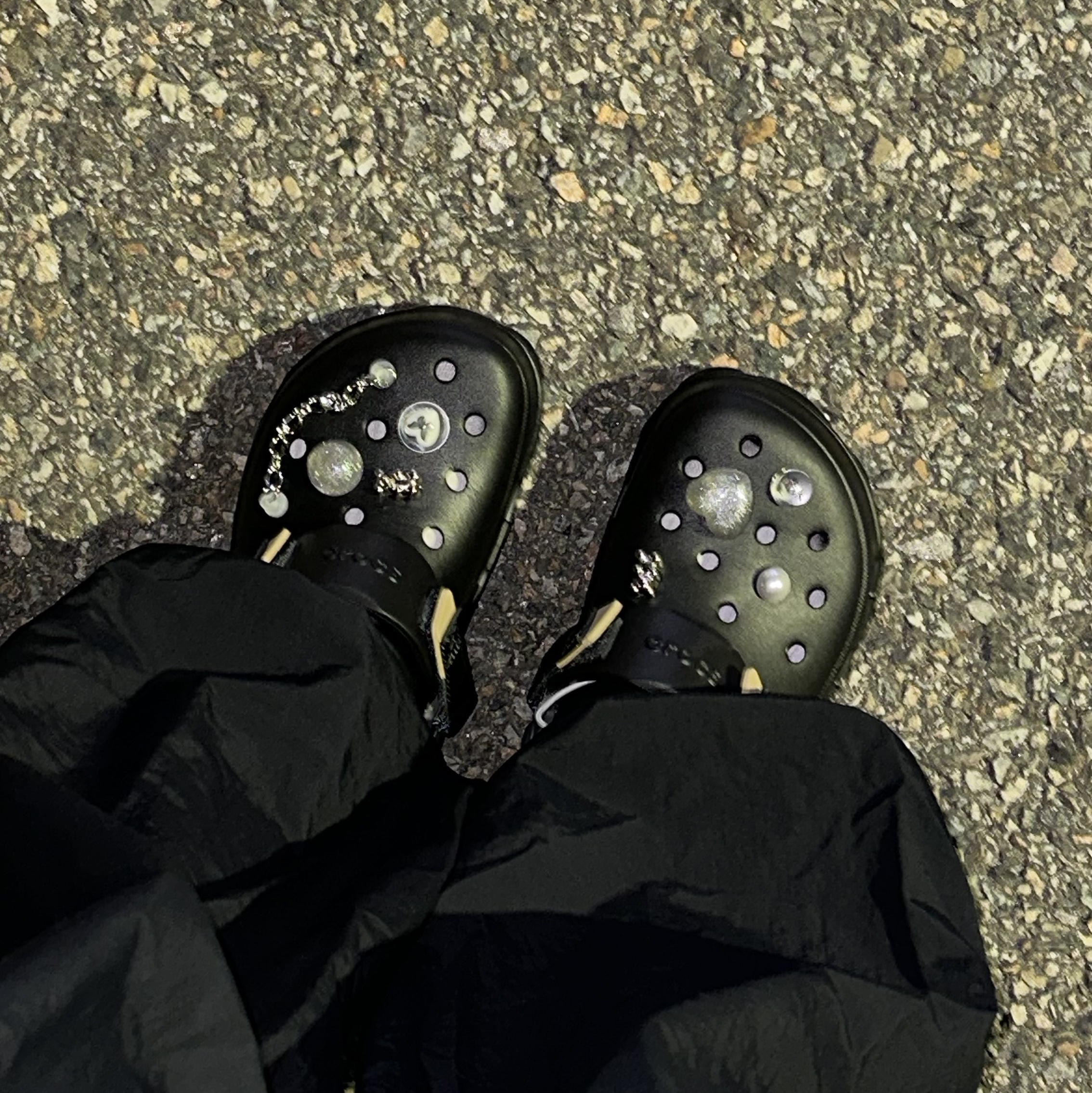 Crocs All Terrain Clog Black 착용 스타일