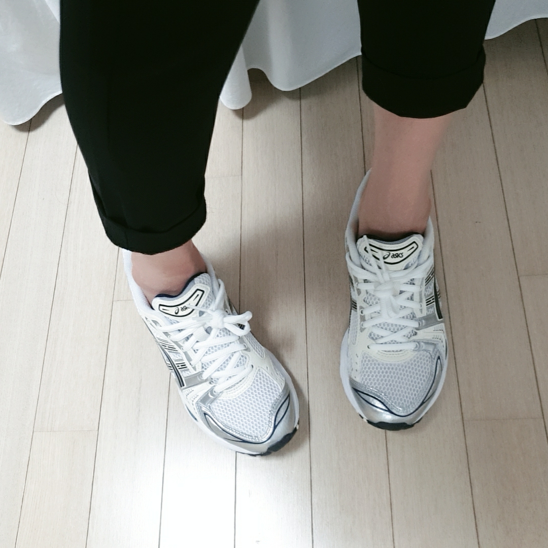 (W) Asics Gel-Kayano 14 White Midnight 착용 스타일