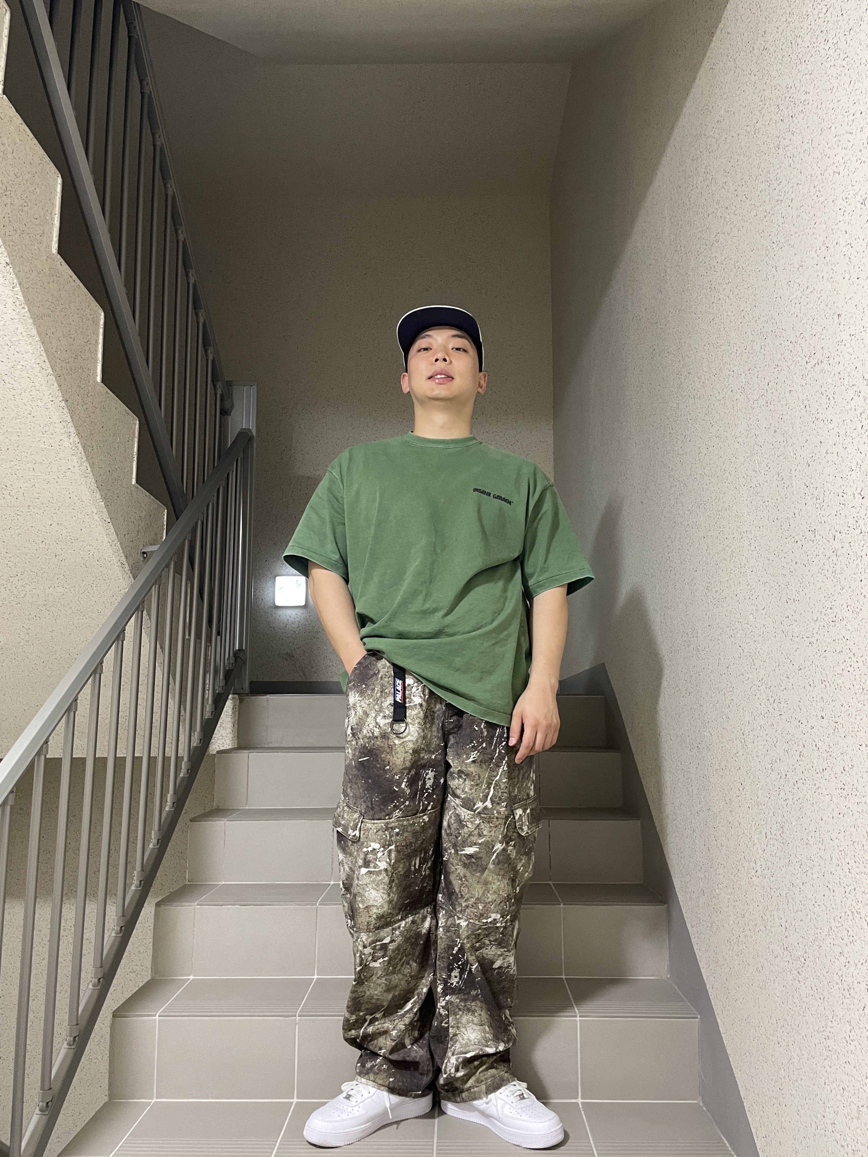 Palace Massimo Forza Shell Runner White - 23SS, Nike Air Force 1 '07 Low White 착용 스타일 - 4