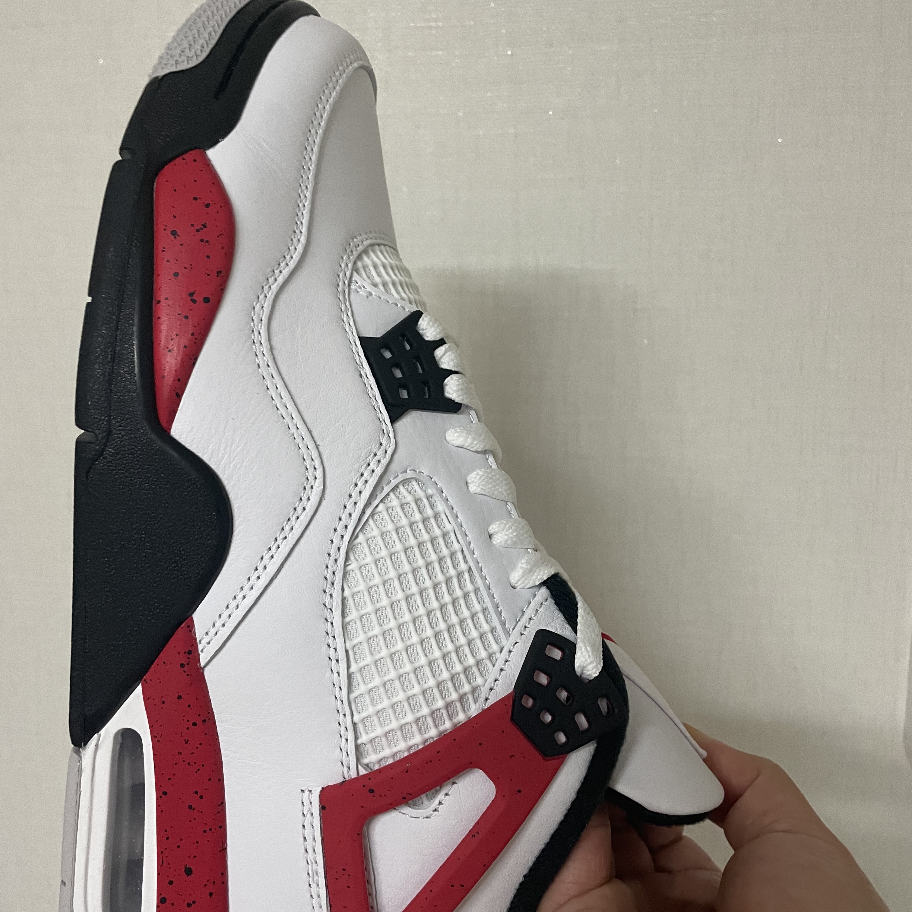 Jordan 4 Retro Red Cement 착용 스타일 - 5