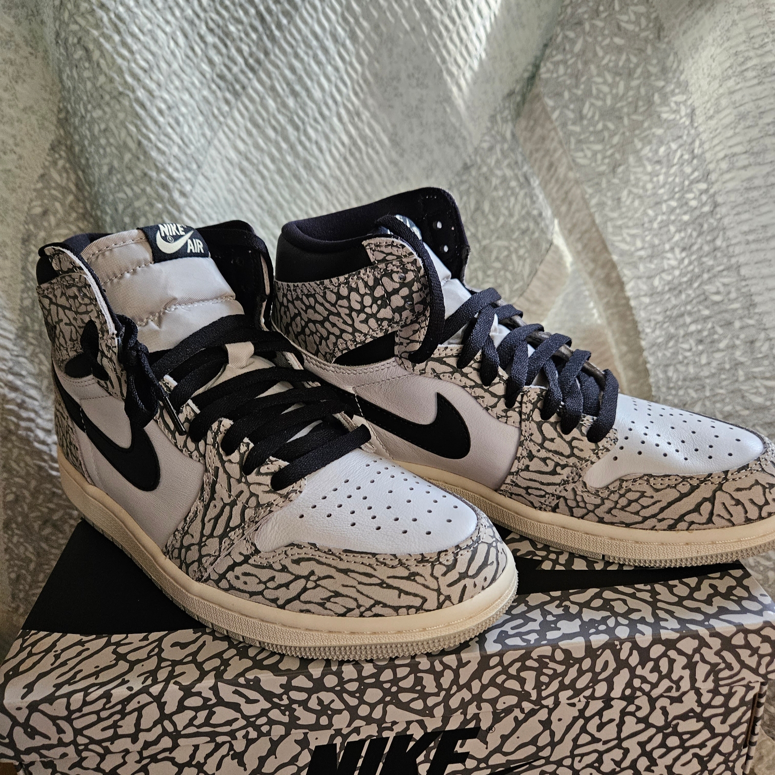 Jordan 1 Retro High OG White Cement 착용 스타일