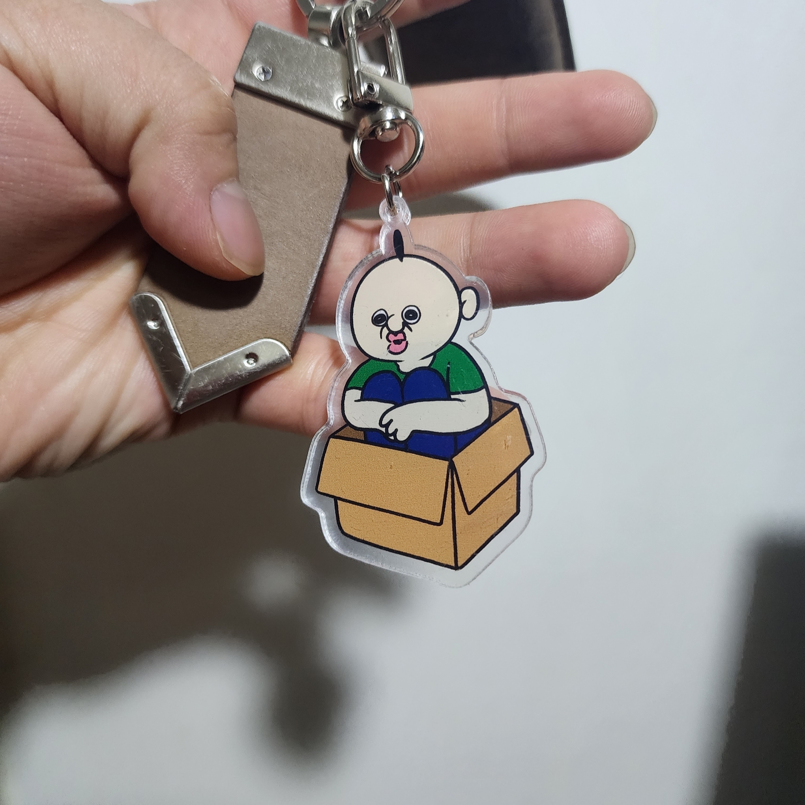 Bbangbbang Box Acrylic Keyring 착용 스타일