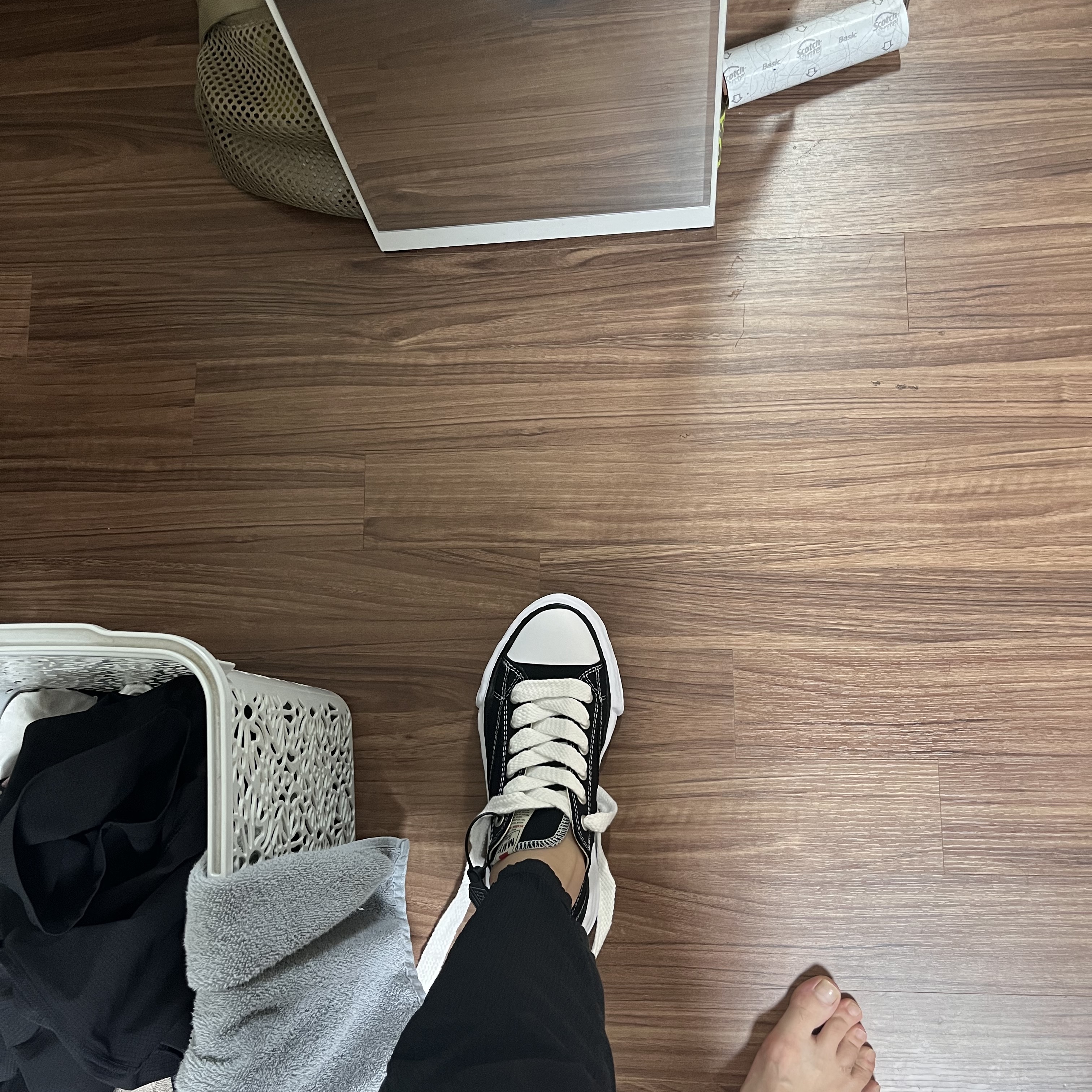 Maison Mihara Yasuhiro Peterson OG Sole Canvas Low Sneakers Black 착용 스타일