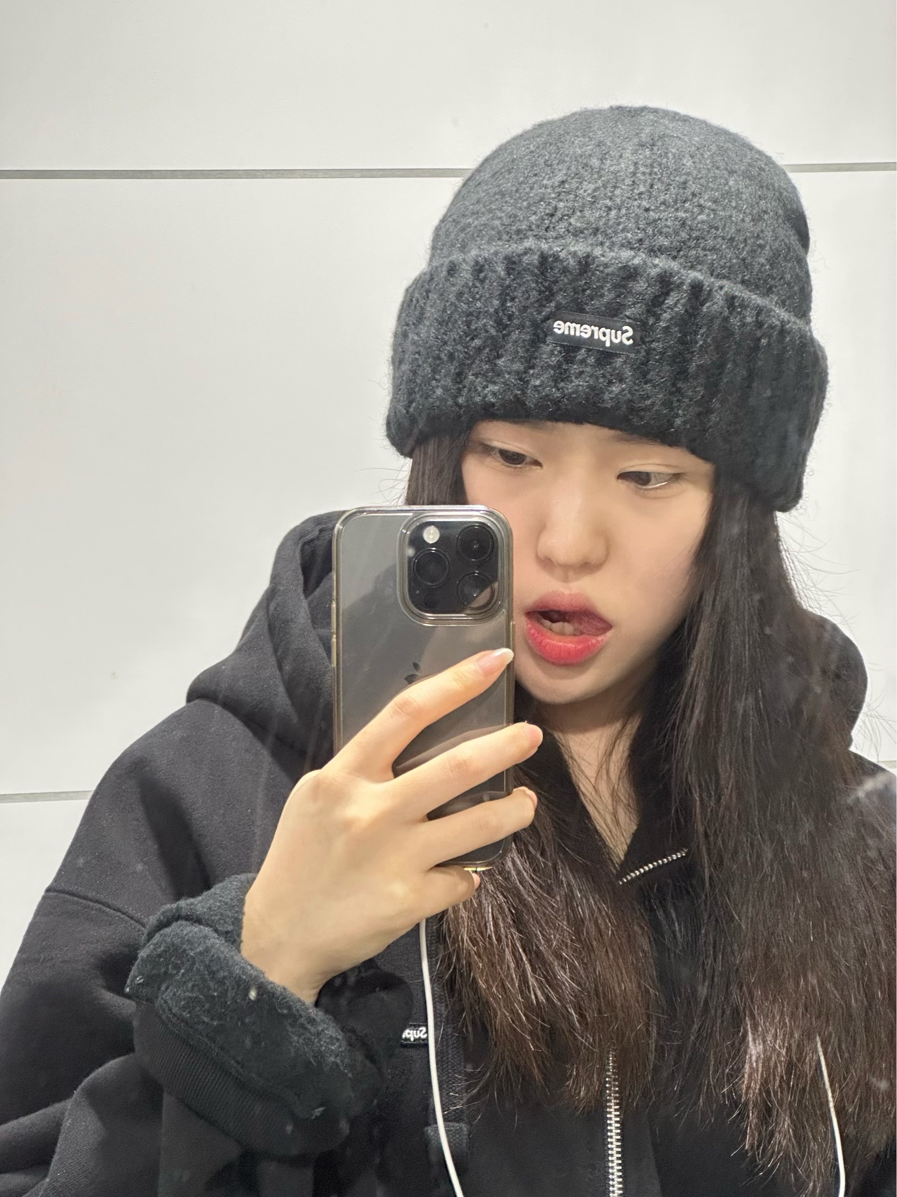 Supreme Gradient Stripe Beanie Solid Black - 21FW 착용 스타일
