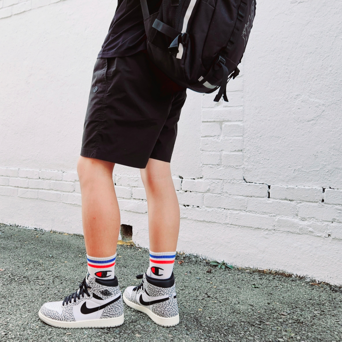 Jordan 1 Retro High OG White Cement 착용 스타일