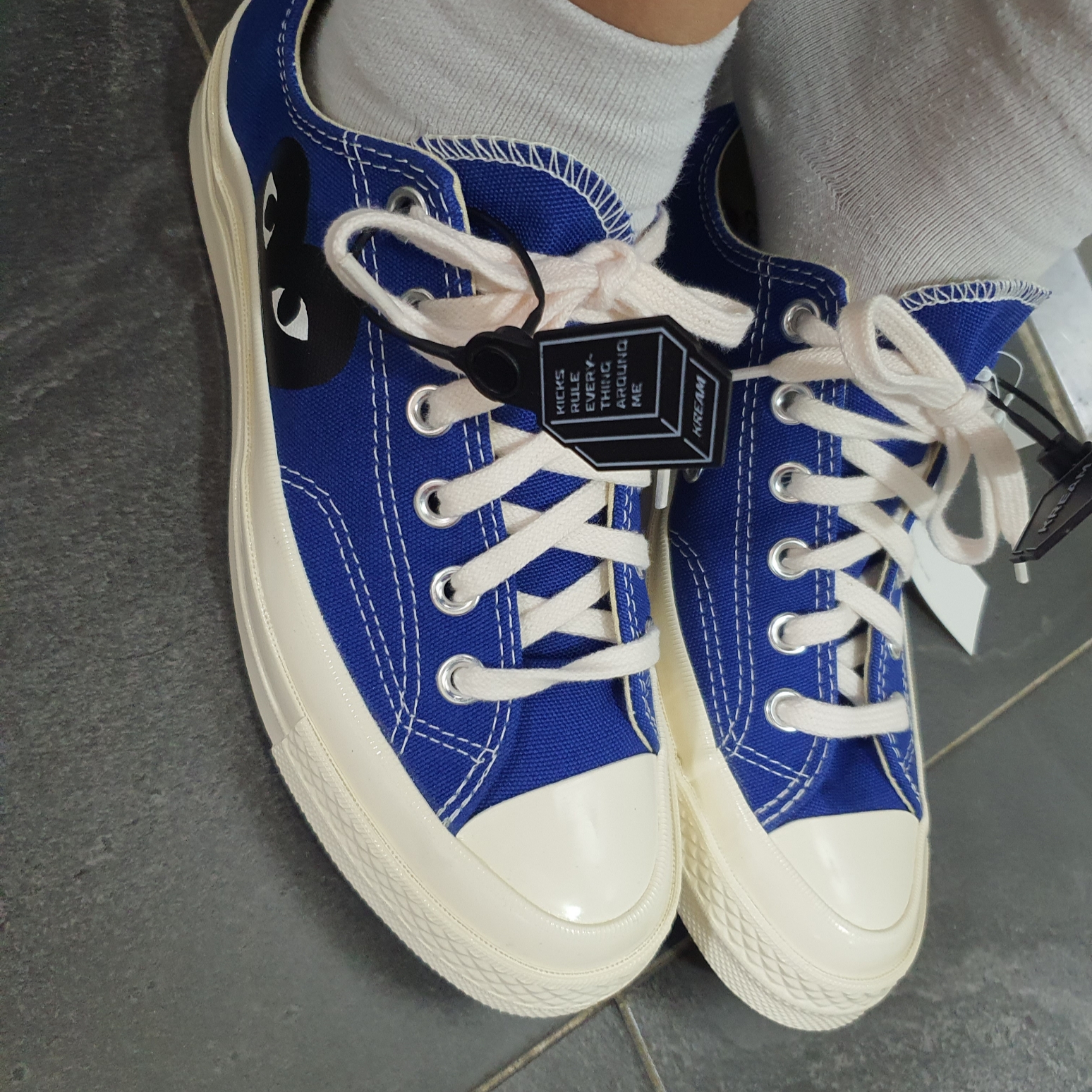 Converse x Play Comme des Garcons Chuck 70 Ox Blue Quartz 착용 스타일