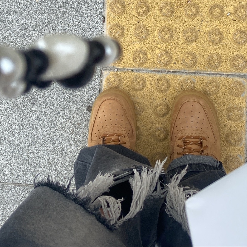 Nike Air Force 1 '07 WB Flax 착용 스타일