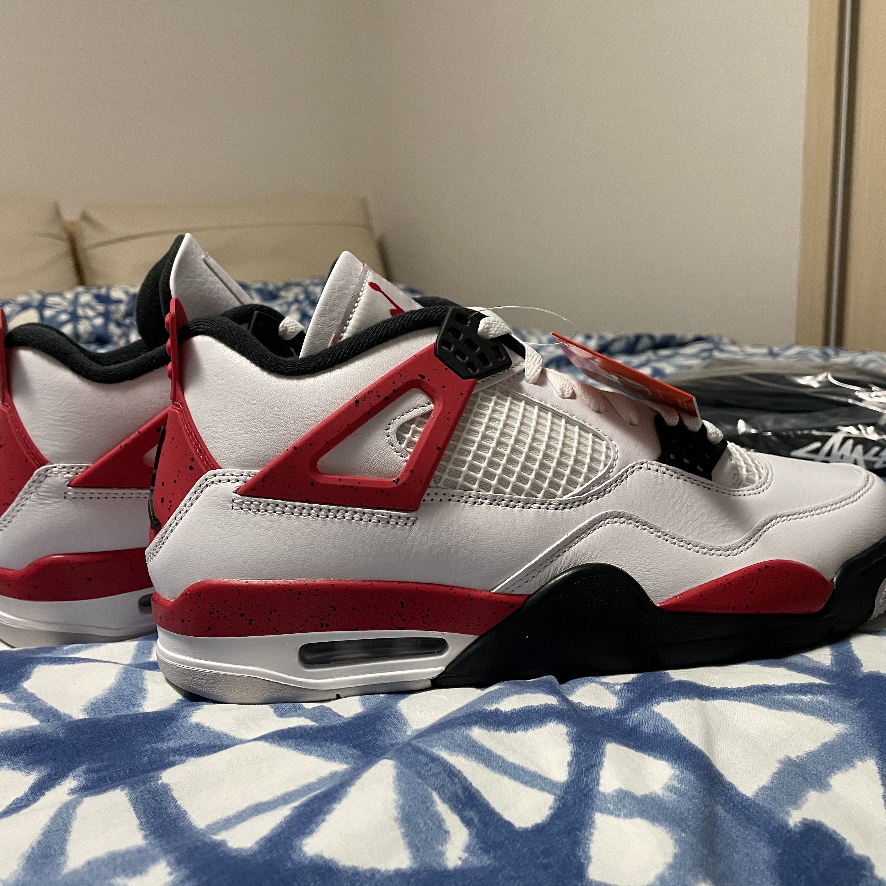Jordan 4 Retro Red Cement 착용 스타일 - 2