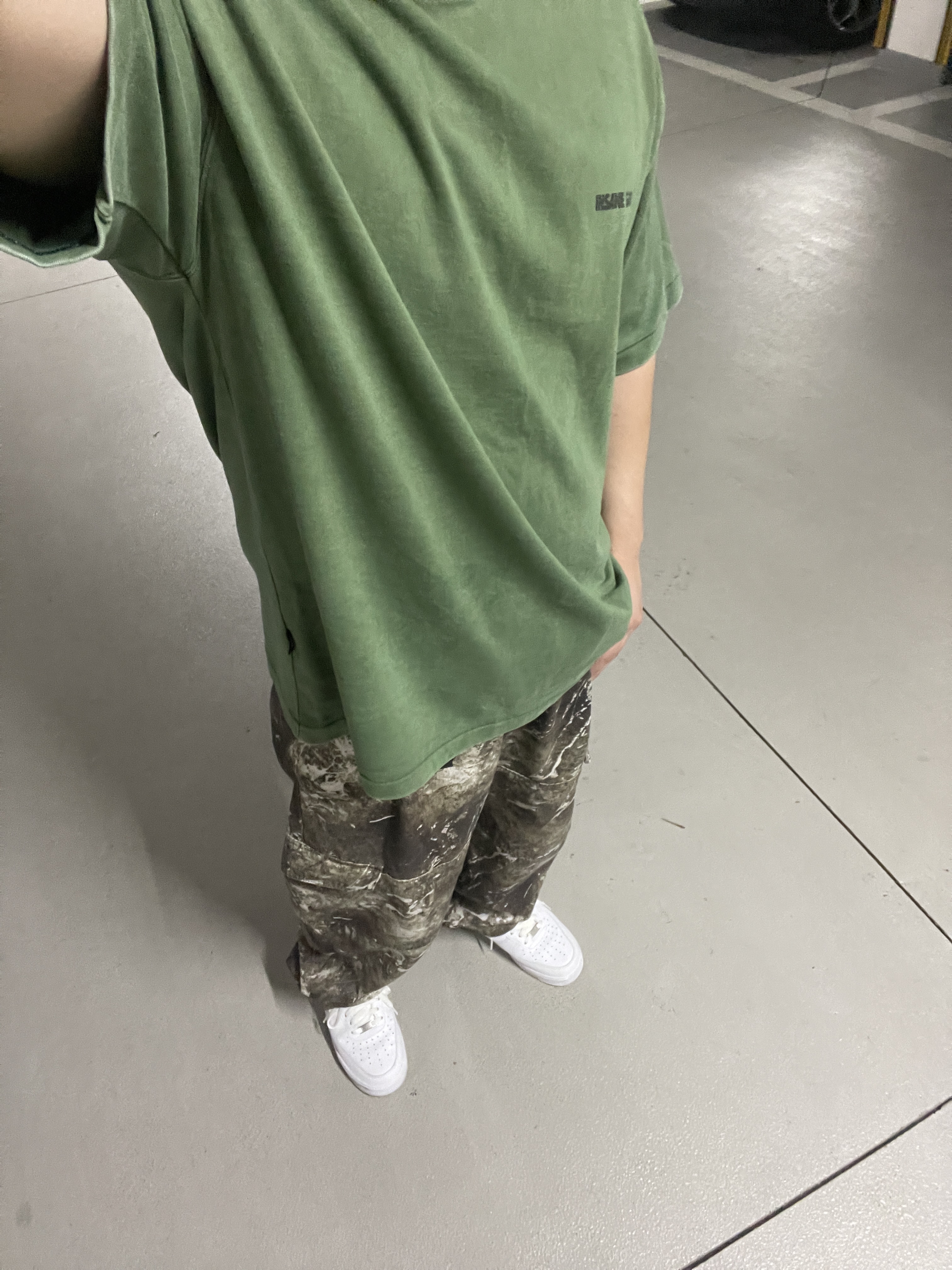 Palace Massimo Forza Shell Runner White - 23SS, Nike Air Force 1 '07 Low White 착용 스타일 - 2