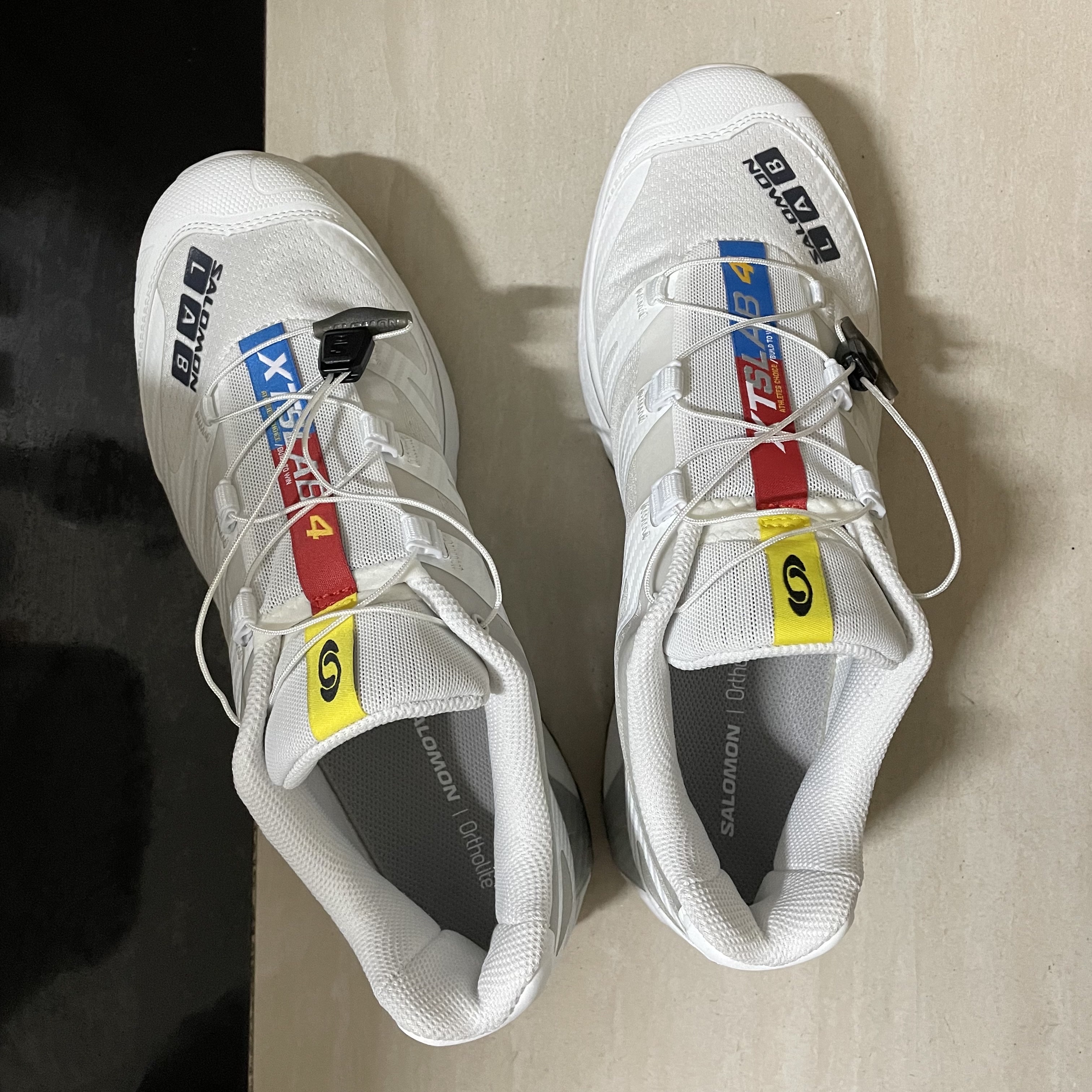 Salomon XT-4 White Lunar Rock 착용 스타일