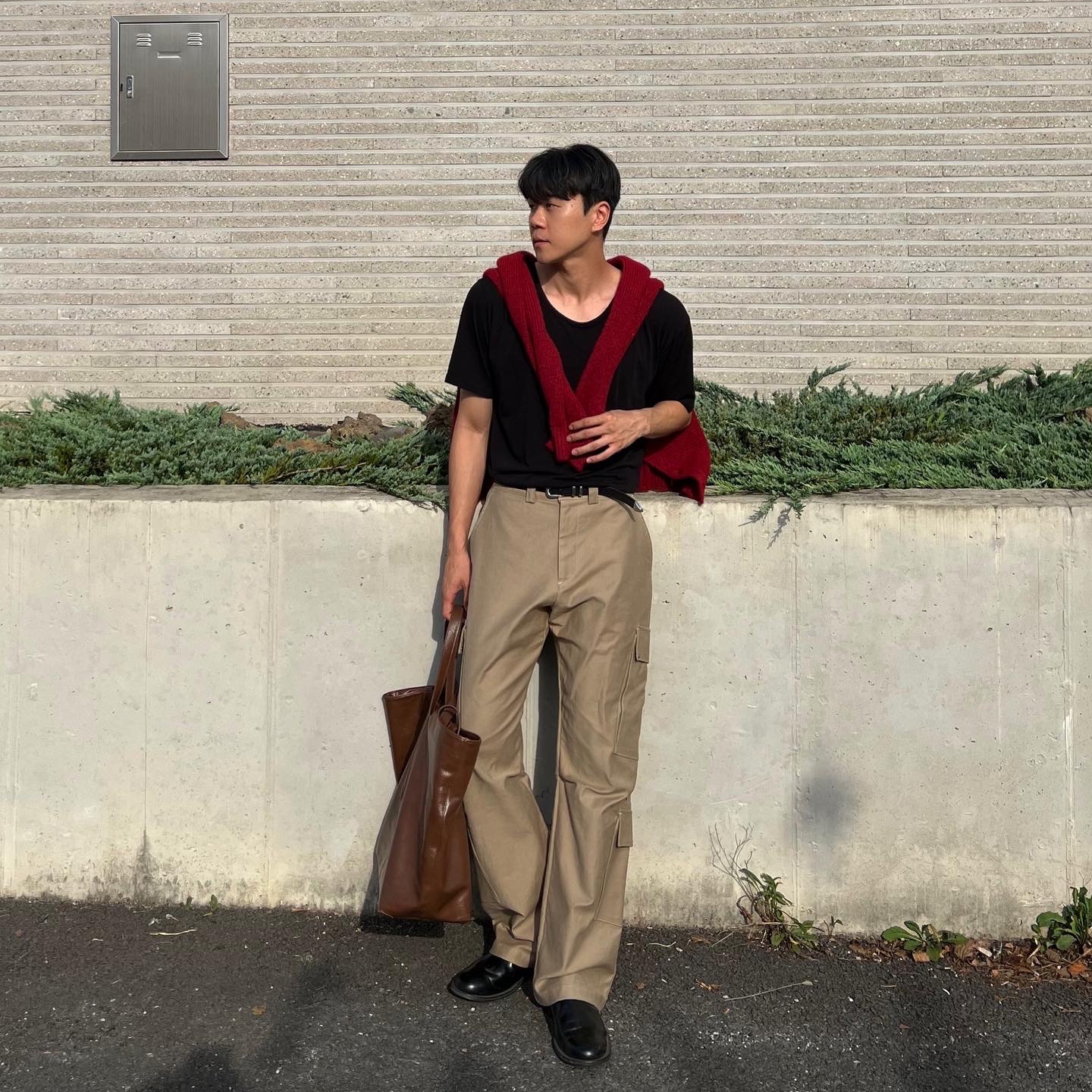 Our Legacy U Neck T-Shirt Antique Lavender Crisp Cotton 착용 스타일 - 1