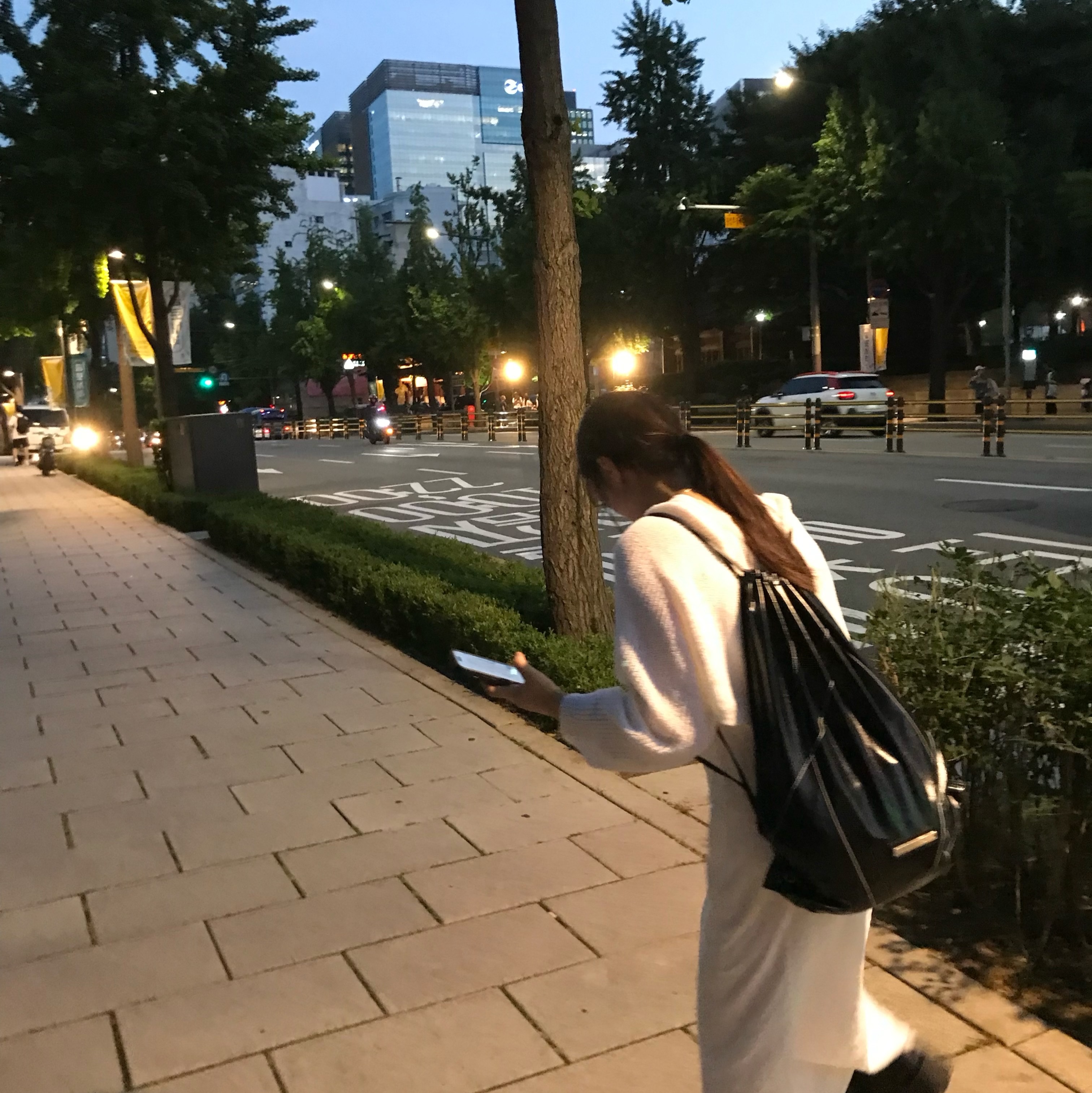 Matin Kim String Coating Backpack Black 착용 스타일 - 2