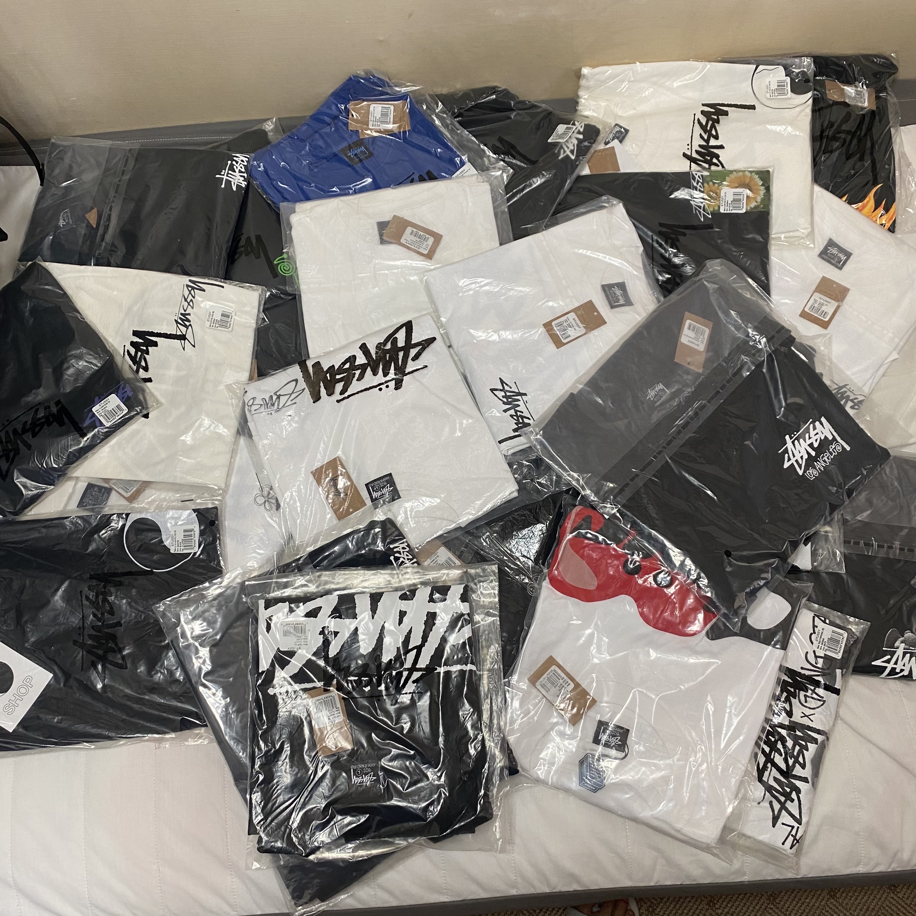 Stussy Kittens T-Shirt White, Stussy Melted T-Shirt White 착용 스타일