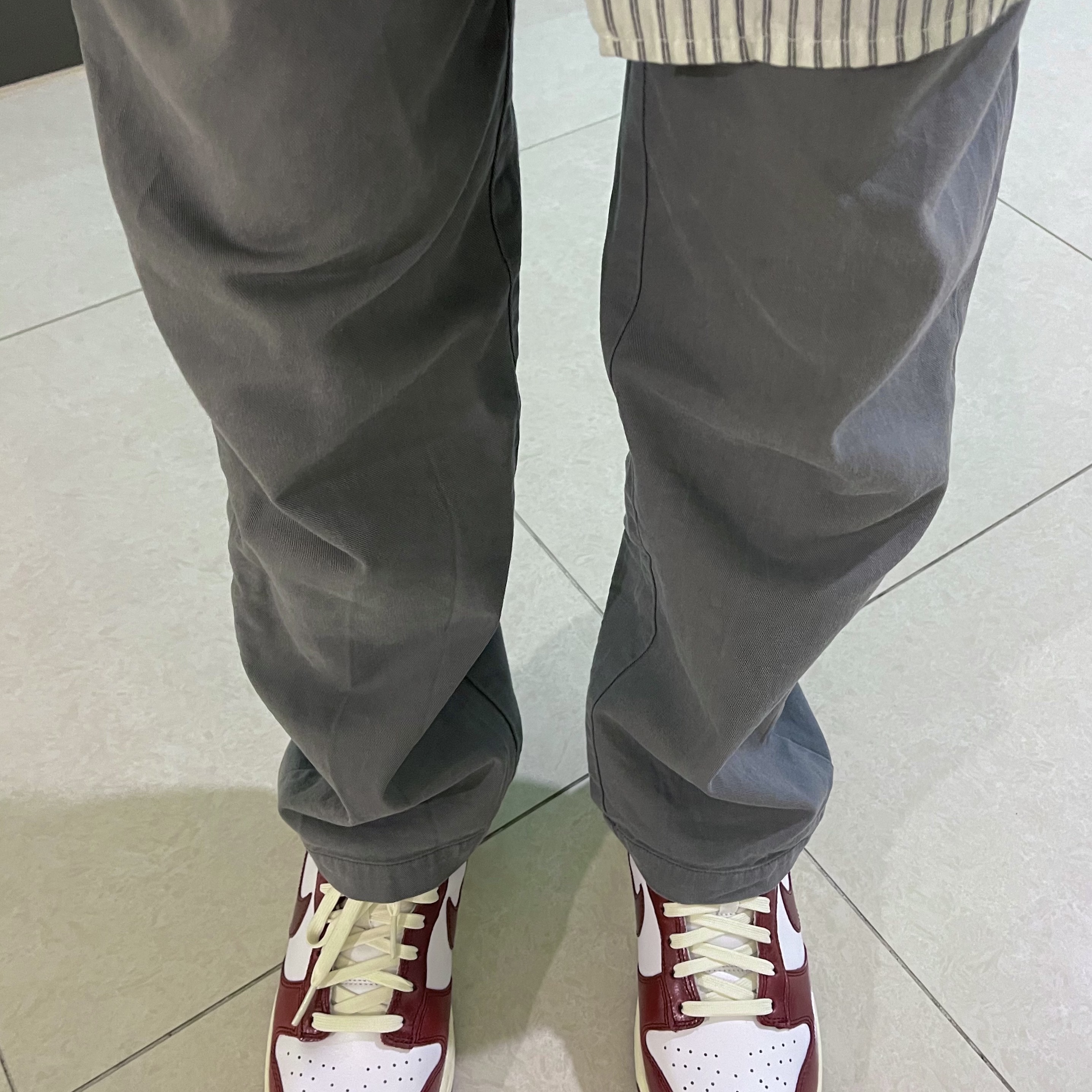 (W) Nike Dunk Low Retro PRM Team Red and White 착용 스타일 - 2