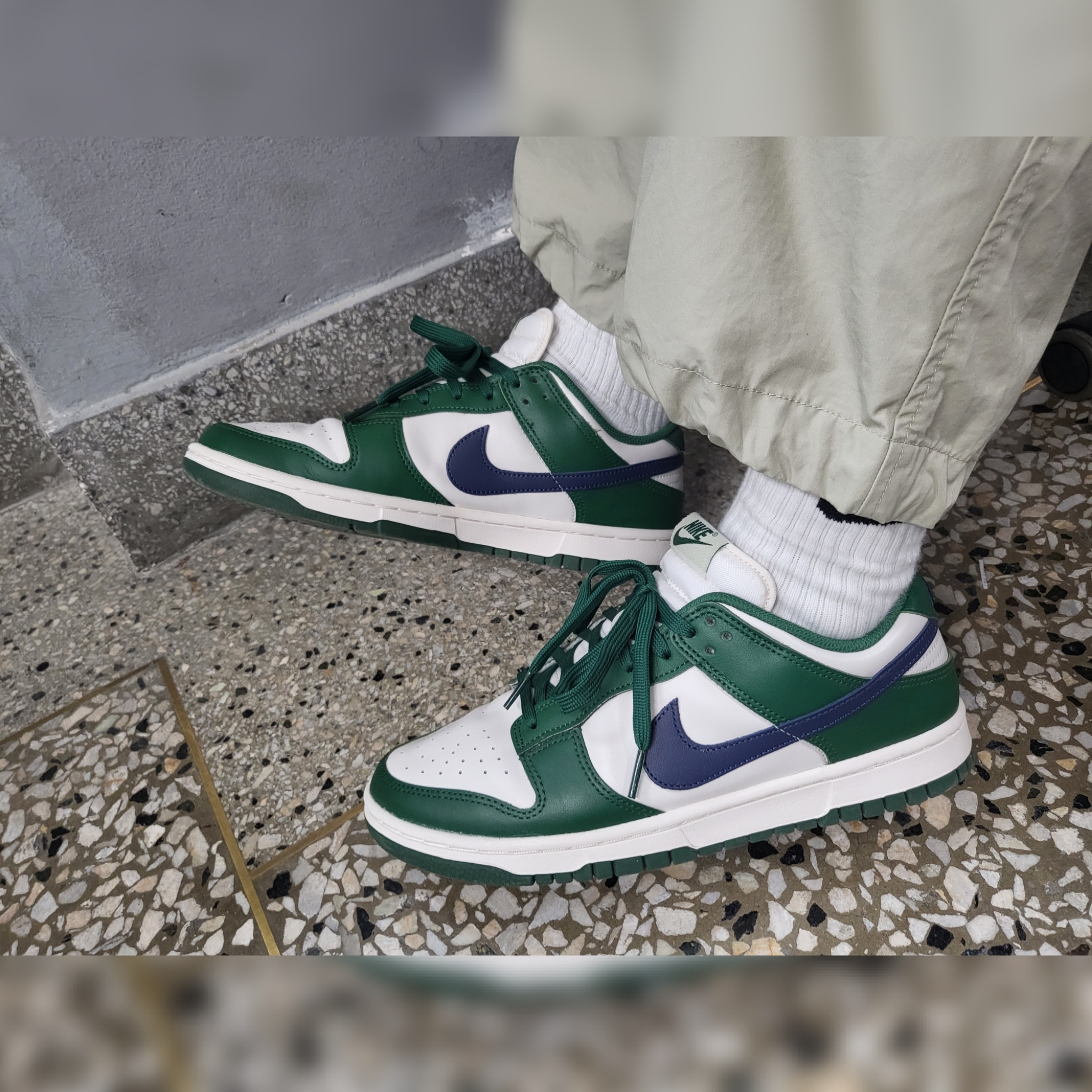 (W) Nike Dunk Low Gorge Green 착용 스타일 - 1