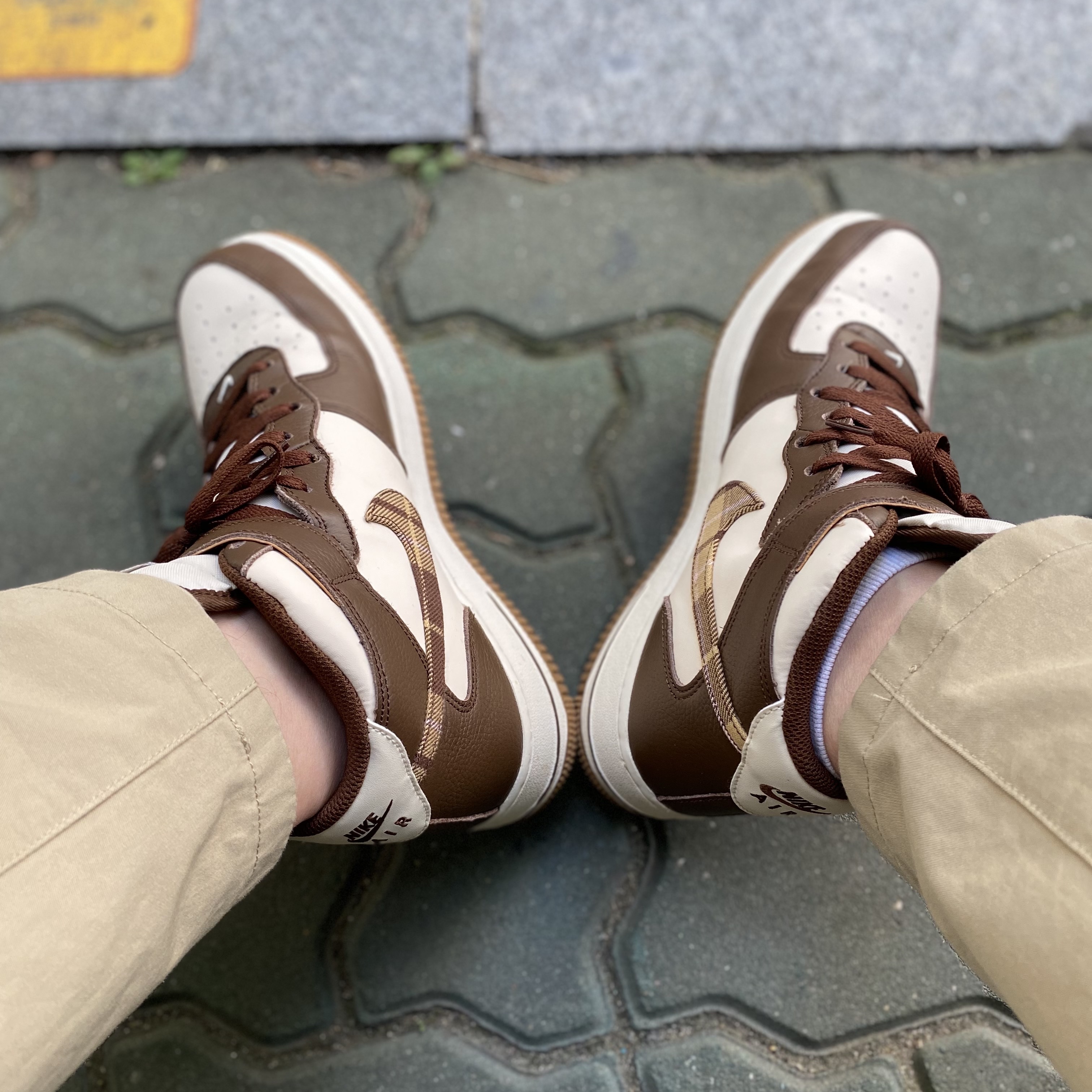 Nike Air Force 1 Mid '07 LX Cacao Wow and Pale Ivory 착용 스타일 - 1