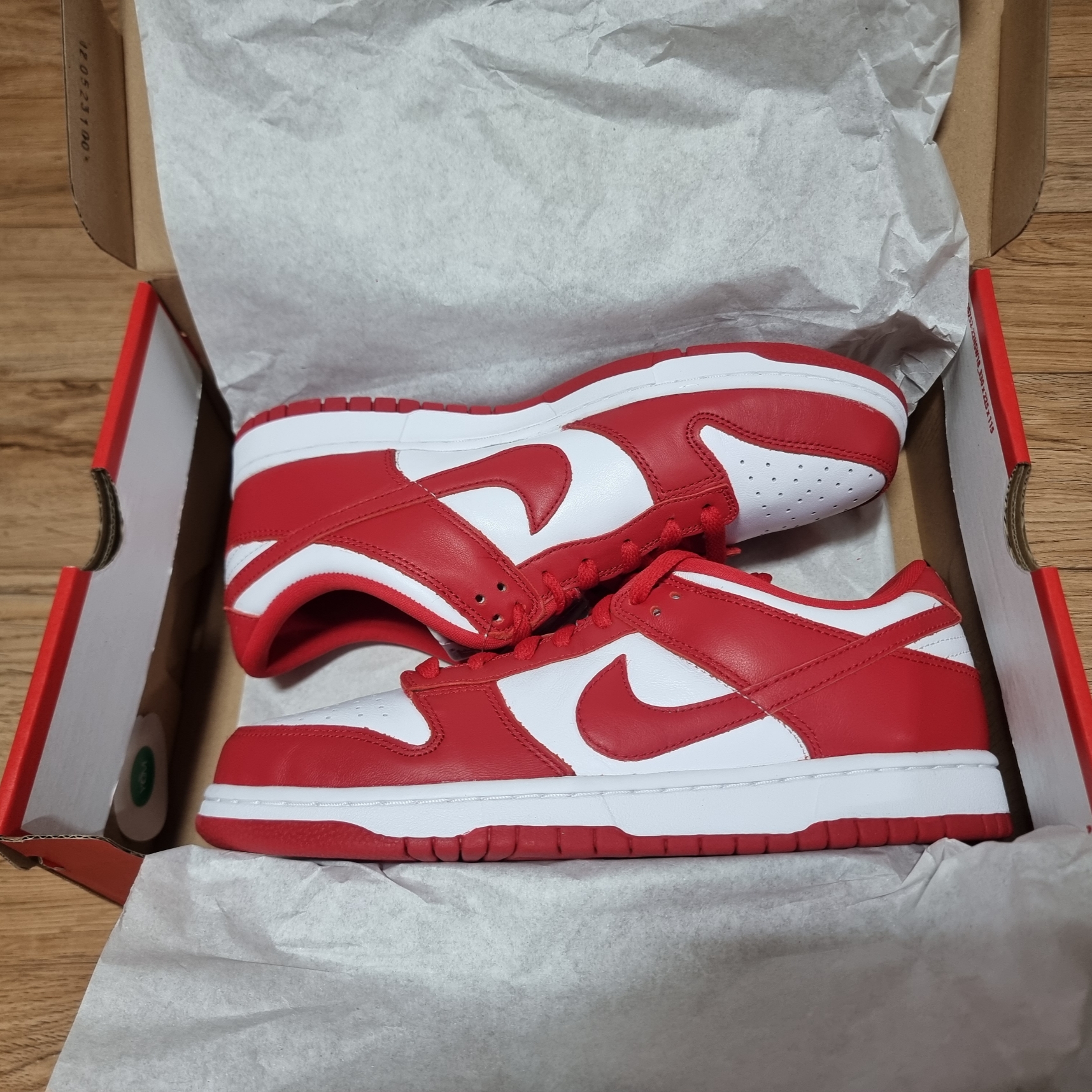 Nike Dunk Low SP White and University Red 2023 착용 스타일 - 2