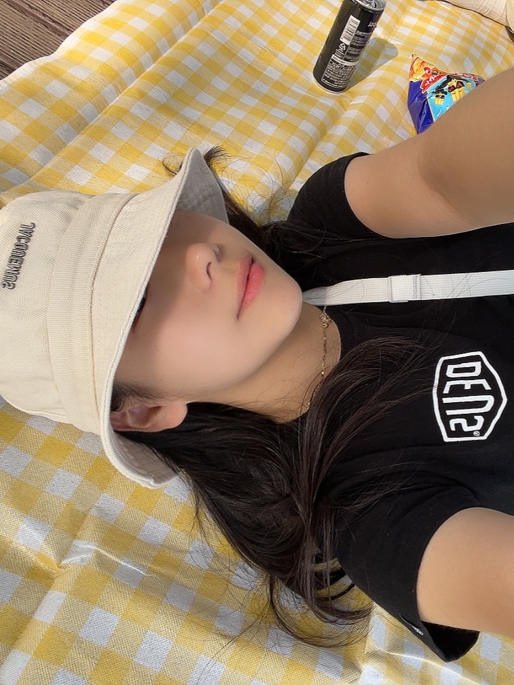 Jacquemus Le Bob Gadjo Bow Bucket Hat Off White, Arc'teryx Mantis 1 Waistpack Orca 착용 스타일 - 3