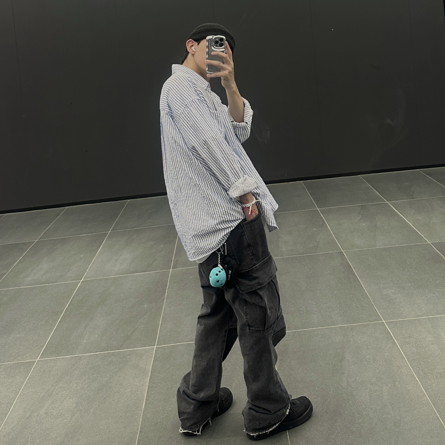 Supreme Seoul Box Logo T-Shirt White - 23FW, Nike x Stussy Air Force 1 Low Triple Black 착용 스타일 - 3