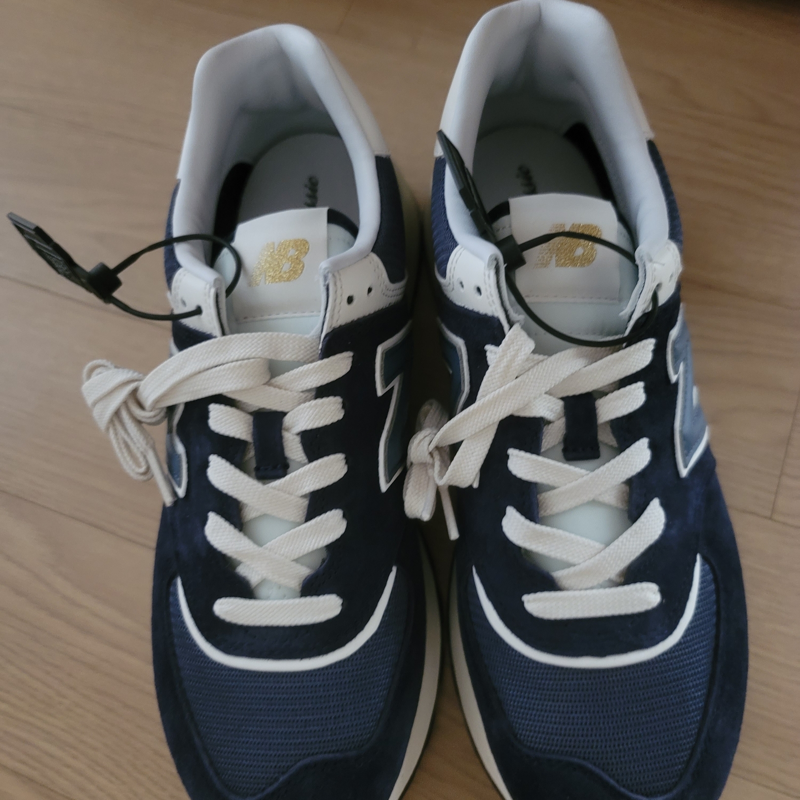 New Balance 574 Legacy Navy 착용 스타일 - 2