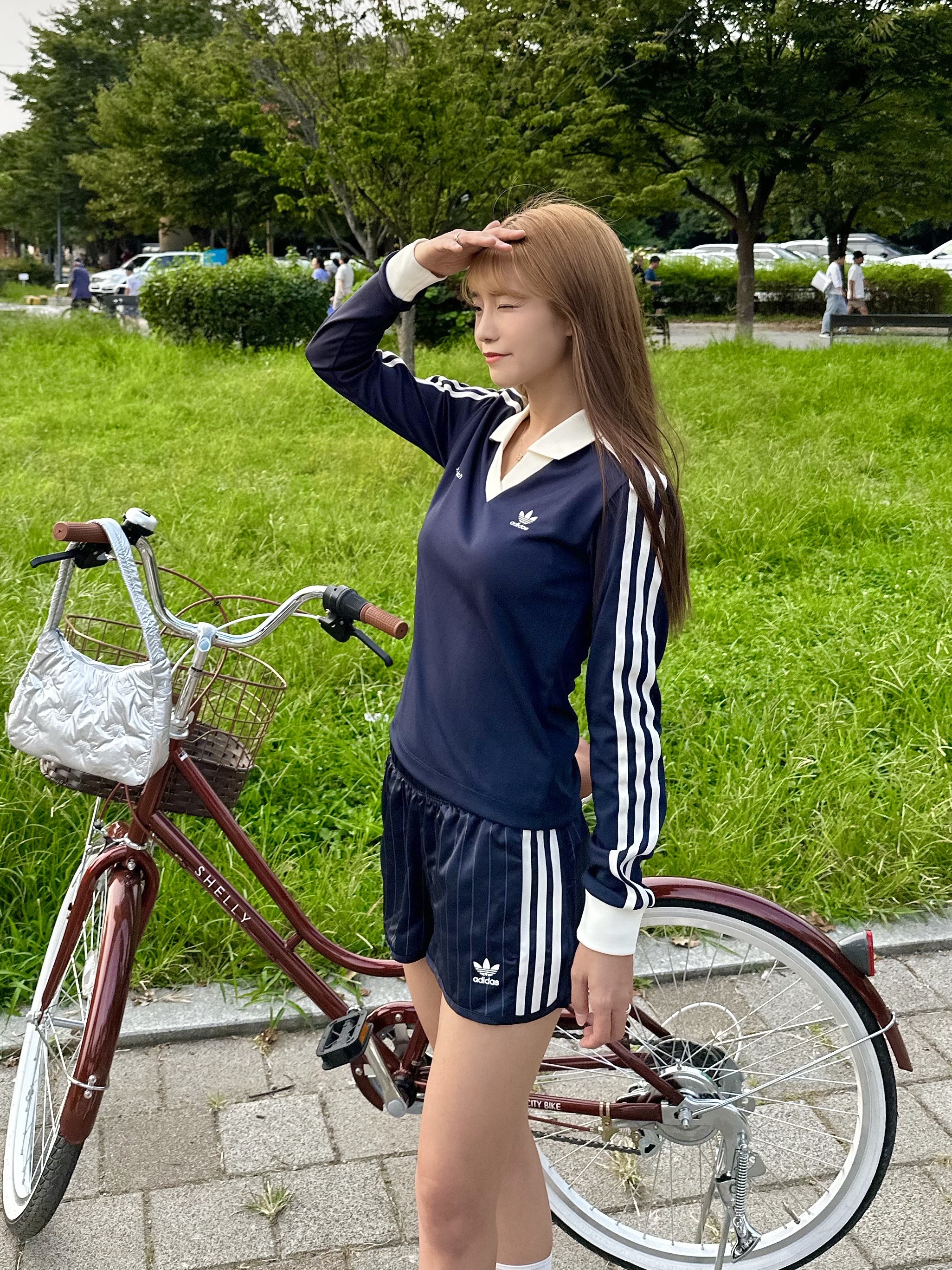 Adidas x Sporty & Rich Samba Cream Blue, (W) Adidas x Sporty & Rich Long Sleeve Football Jersey Legend Ink - KR Sizing 착용 스타일 - 3