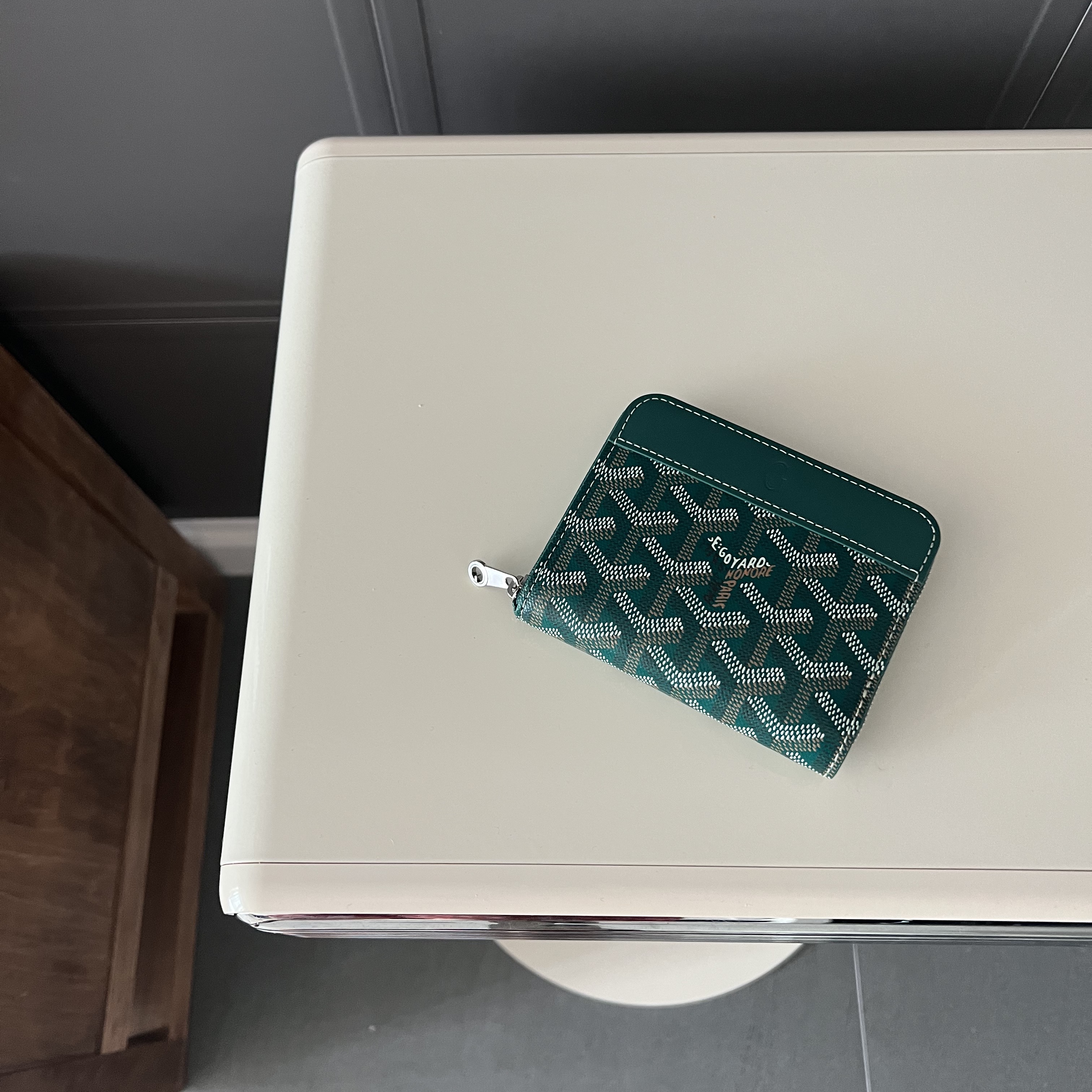 Goyard Matignon PM Wallet Green 착용 스타일